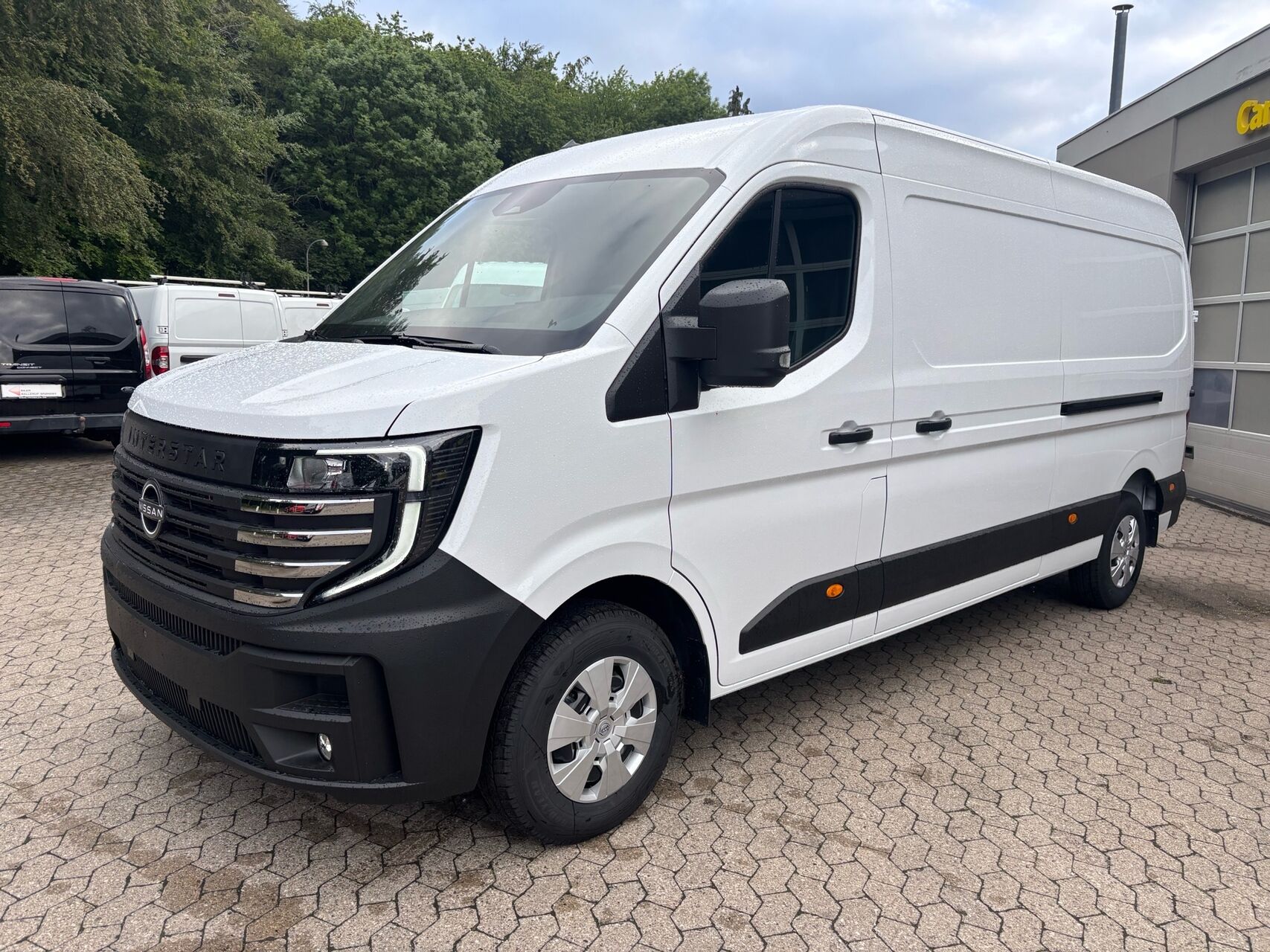 Billede af Nissan Interstar L3H2 2,0 DCi Tekna 170HK Van 9g Aut.