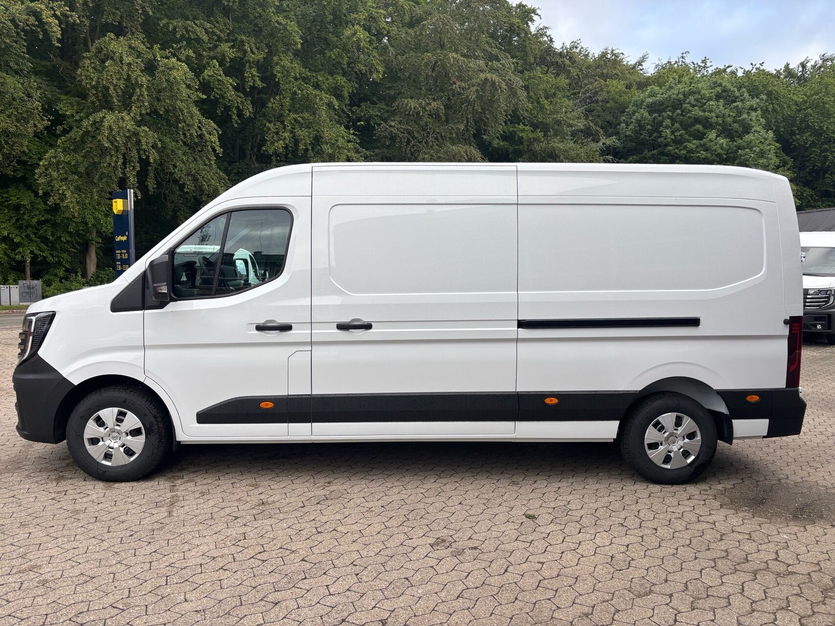 Billede af Nissan Interstar L3H2 2,0 DCi Tekna 170HK Van 9g Aut.
