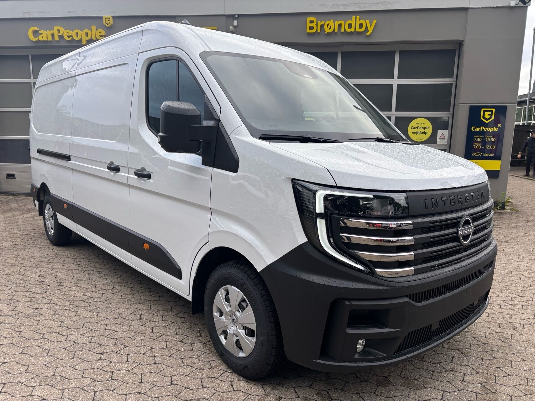 Billede af Nissan Interstar L3H2 2,0 DCi Tekna 170HK Van 9g Aut.