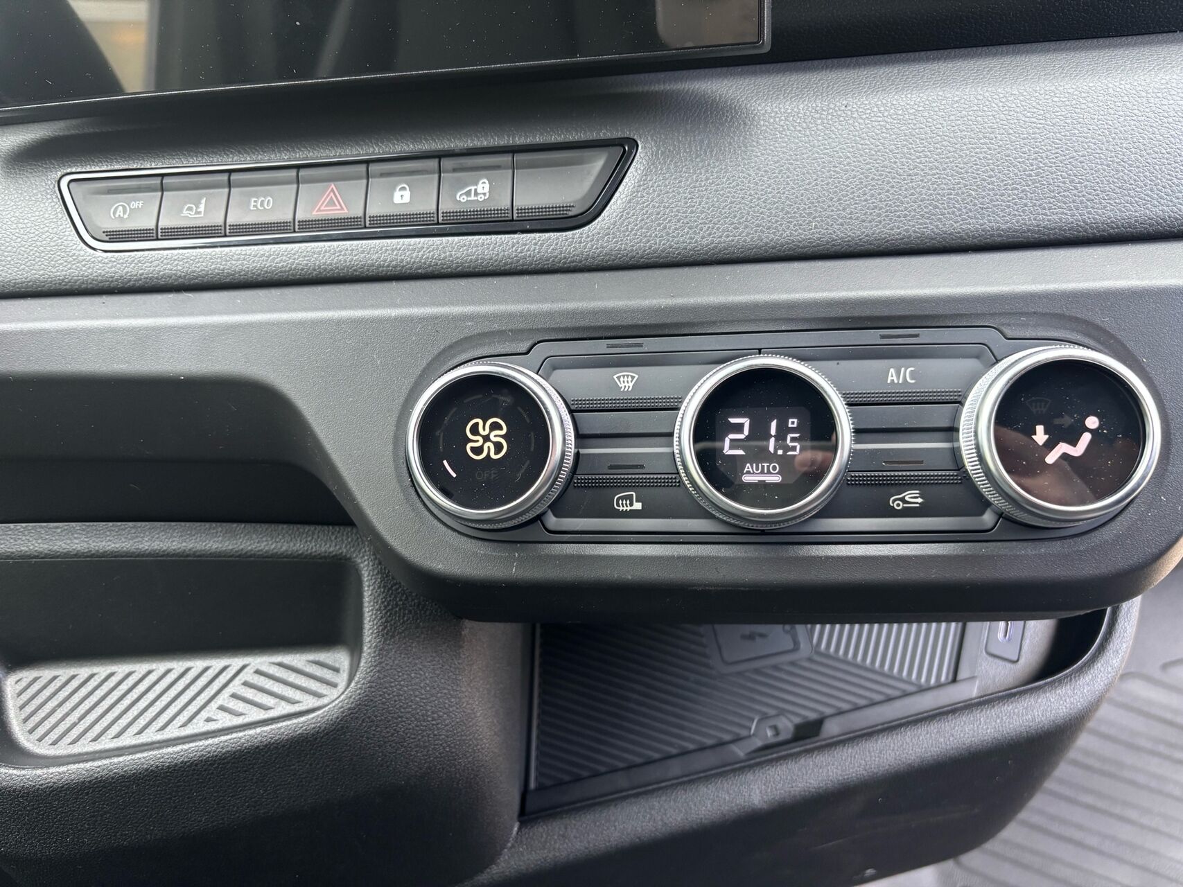 Billede af Nissan Interstar L3H2 2,0 DCi Tekna 170HK Van 9g Aut.