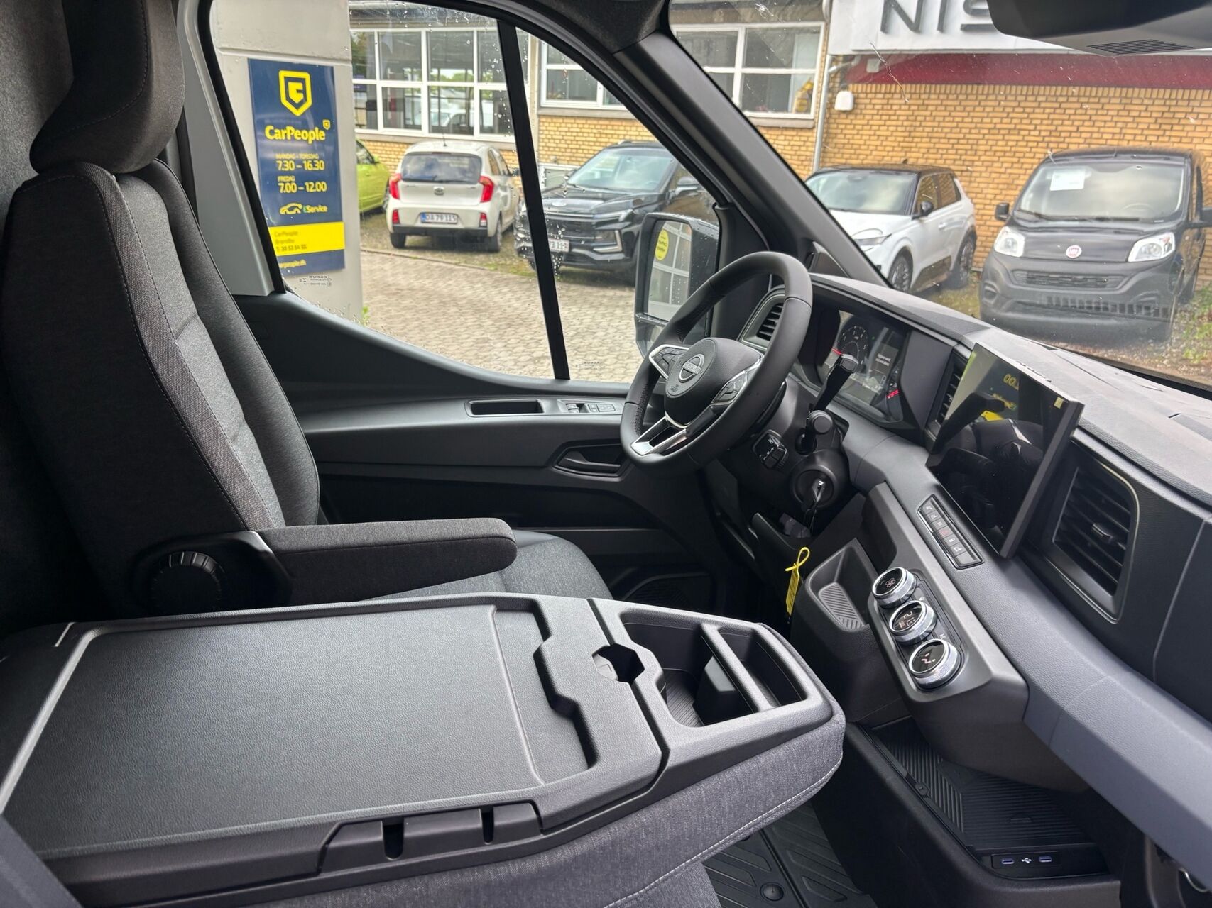 Billede af Nissan Interstar L3H2 2,0 DCi Tekna 170HK Van 9g Aut.