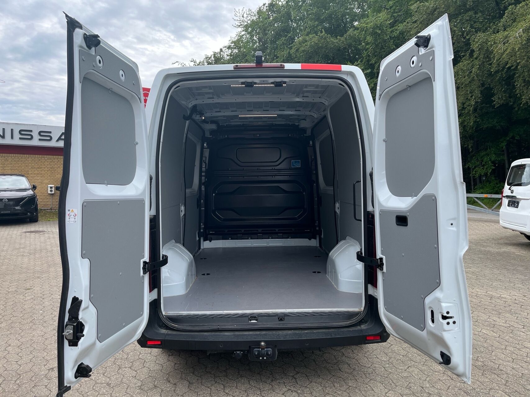 Billede af Nissan Interstar L2H2 EL Tekna 141HK Van Aut.
