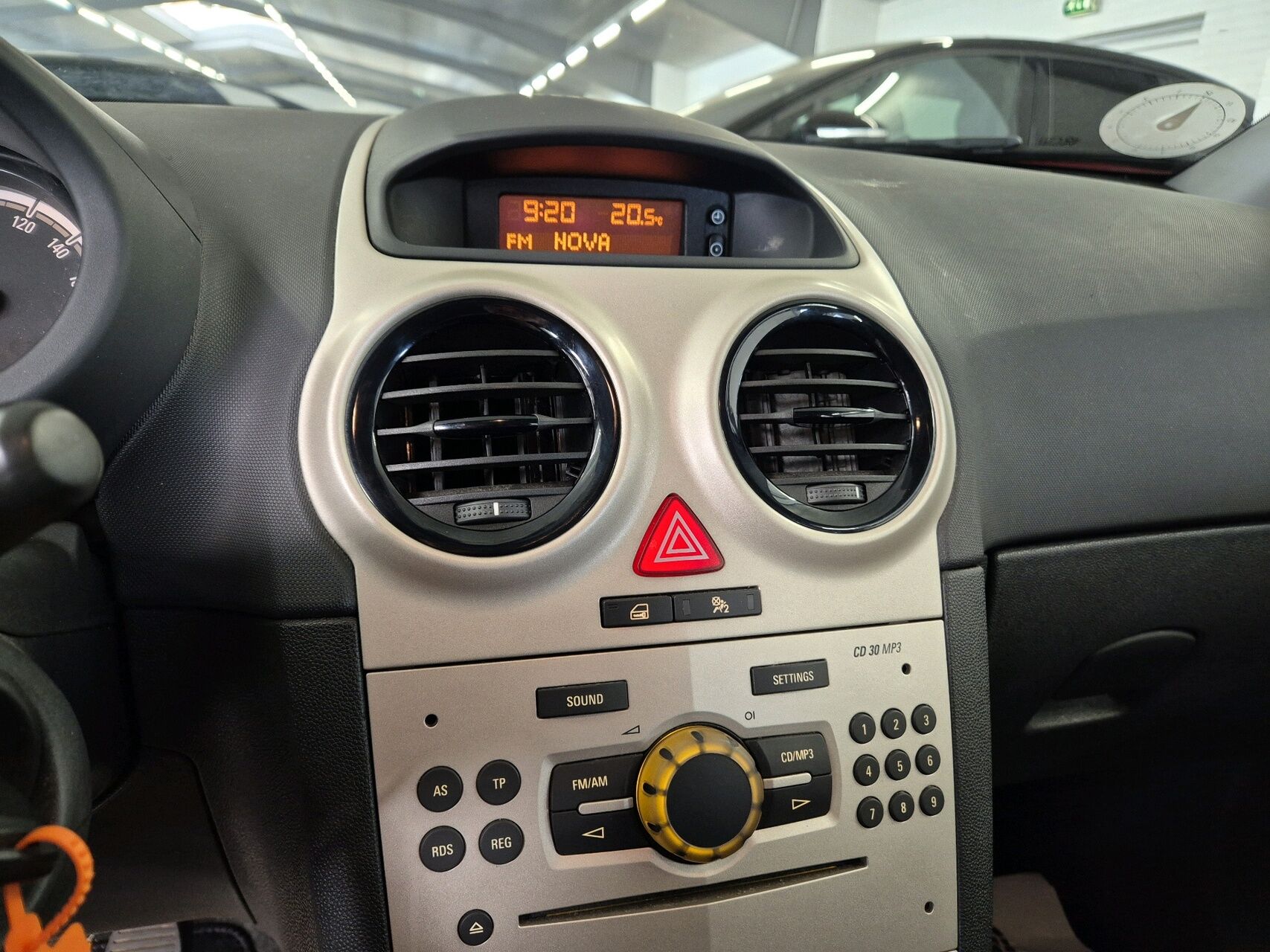 Billede af Opel Corsa 1,0 Twinport Enjoy 60HK 5d