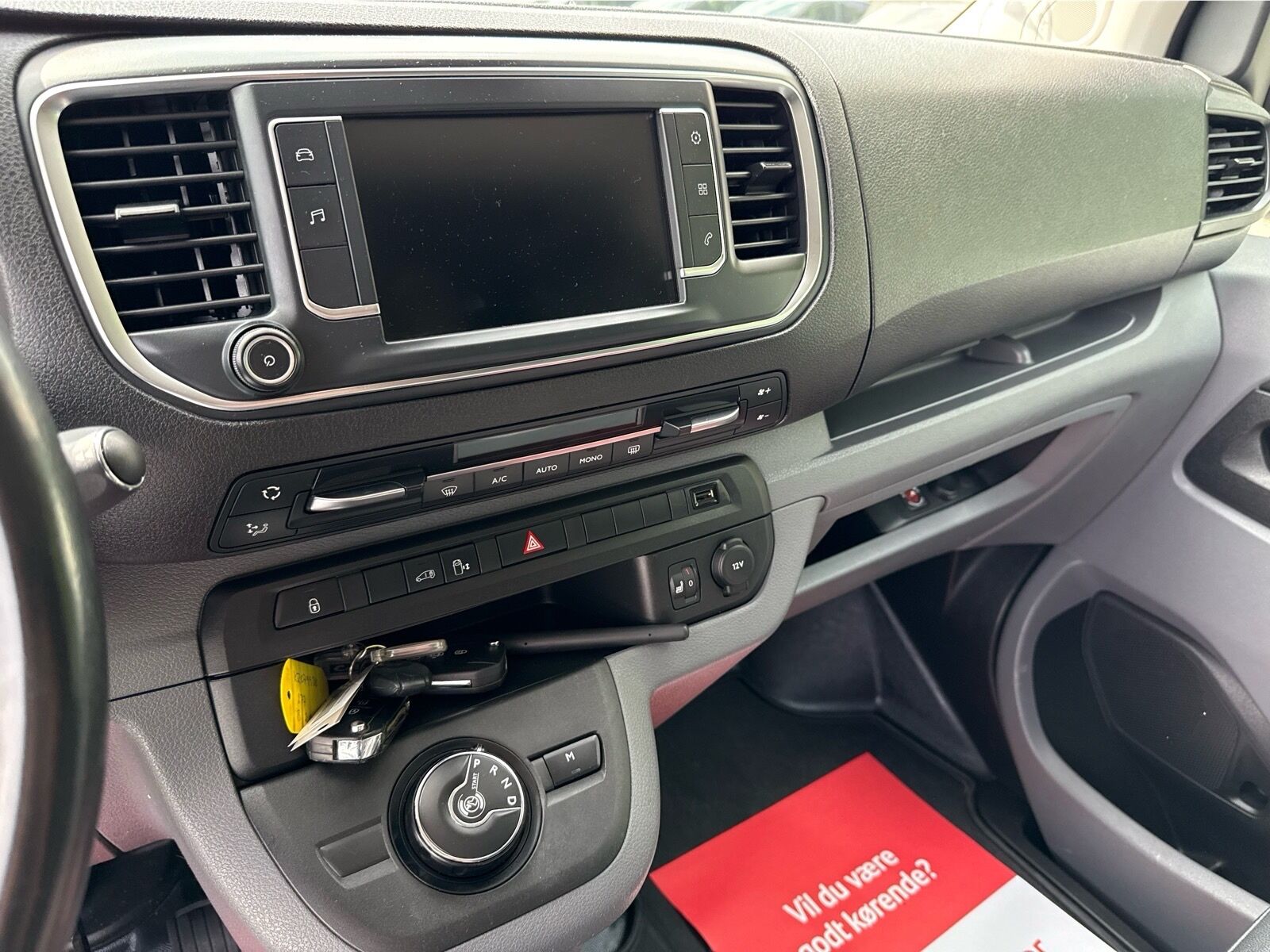 Billede af Peugeot Expert L3 2,0 BlueHDi Ultimate EAT8 177HK Van 8g Aut.