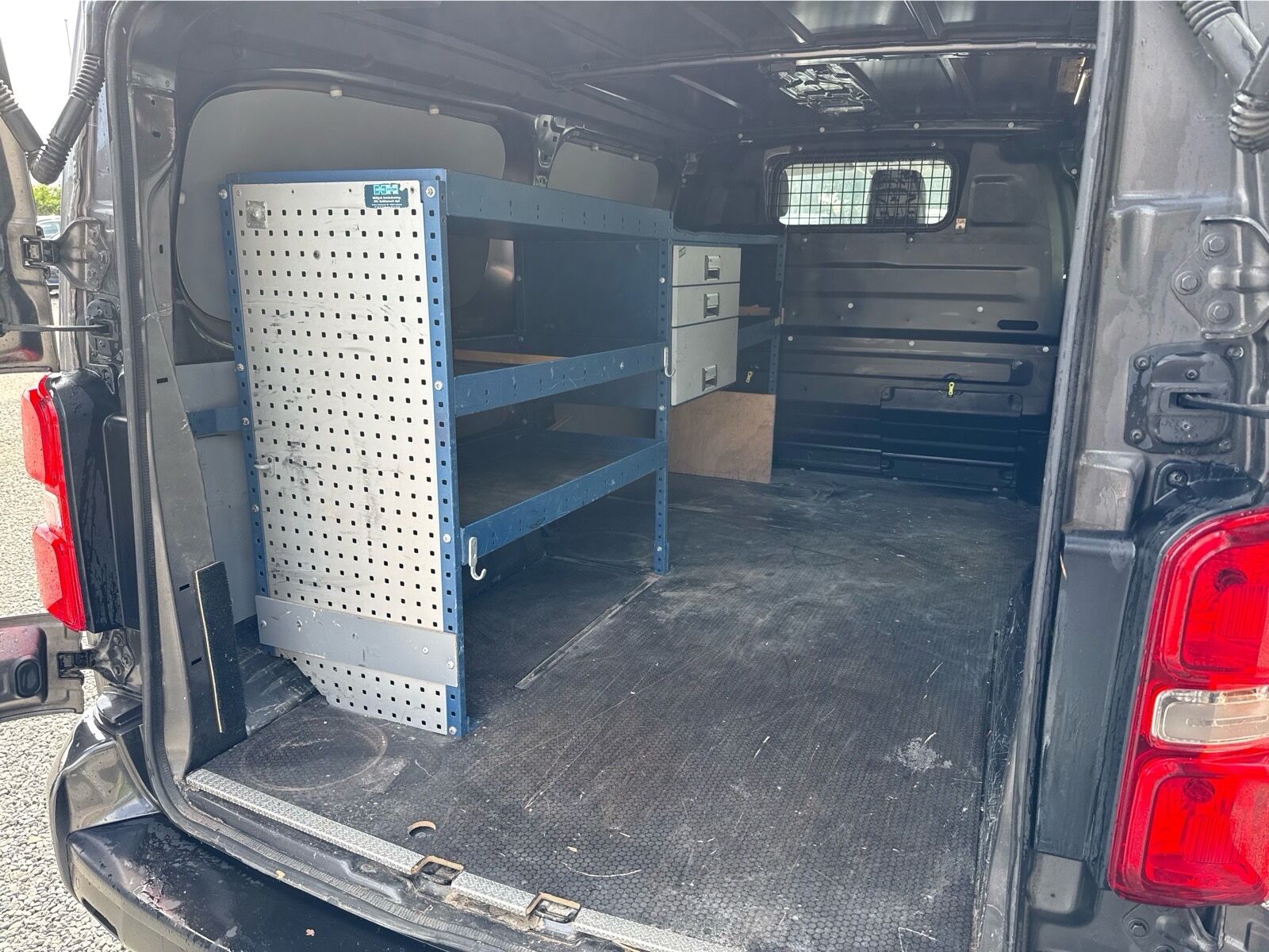 Billede af Peugeot Expert L3 2,0 BlueHDi Ultimate EAT8 177HK Van 8g Aut.