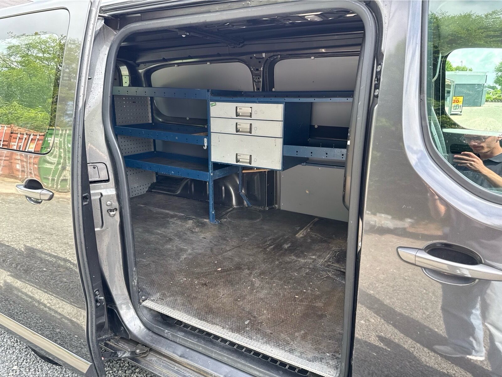 Billede af Peugeot Expert L3 2,0 BlueHDi Ultimate EAT8 177HK Van 8g Aut.