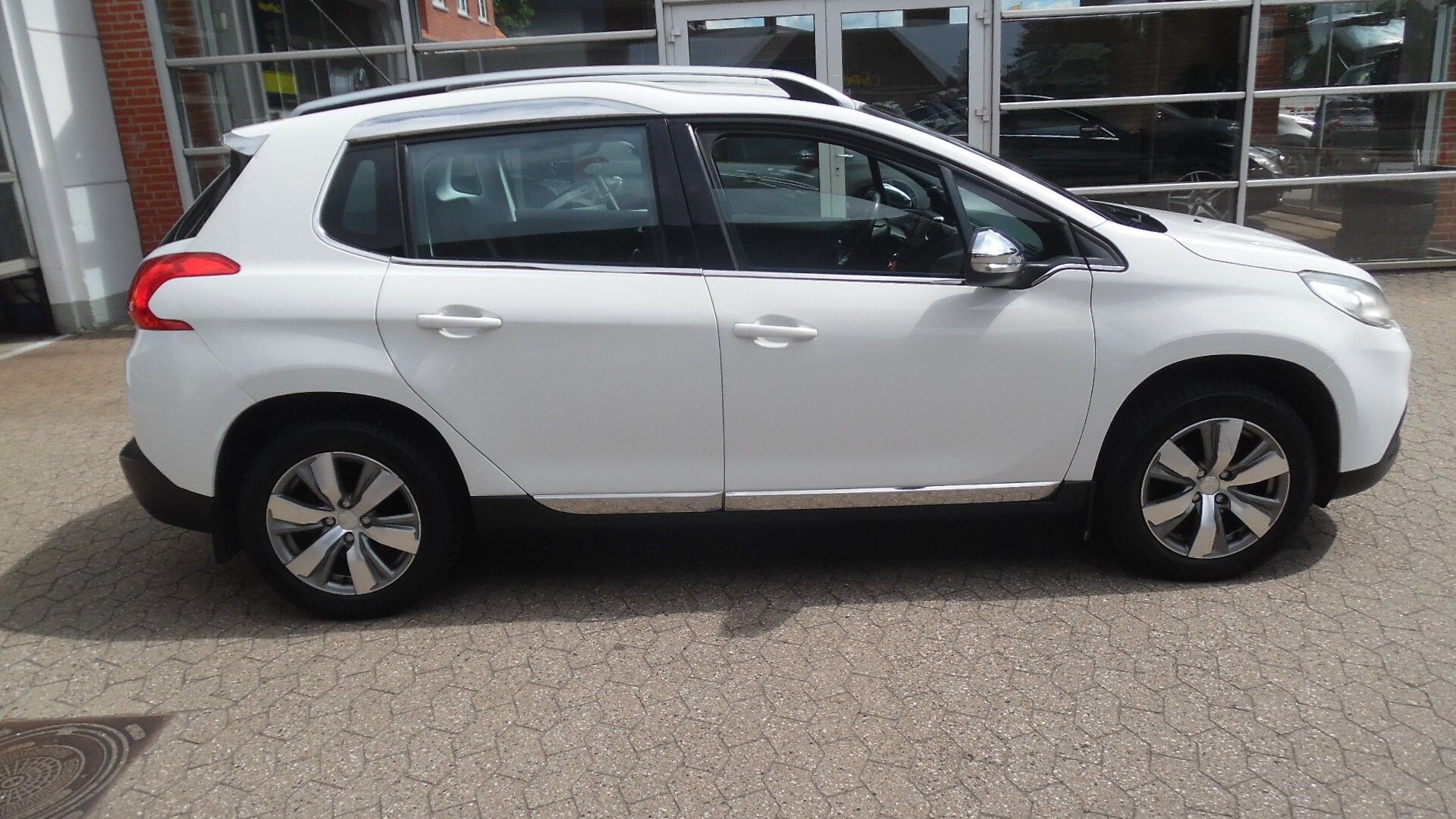 Billede af Peugeot 2008 1,2 VTi Allure 82HK