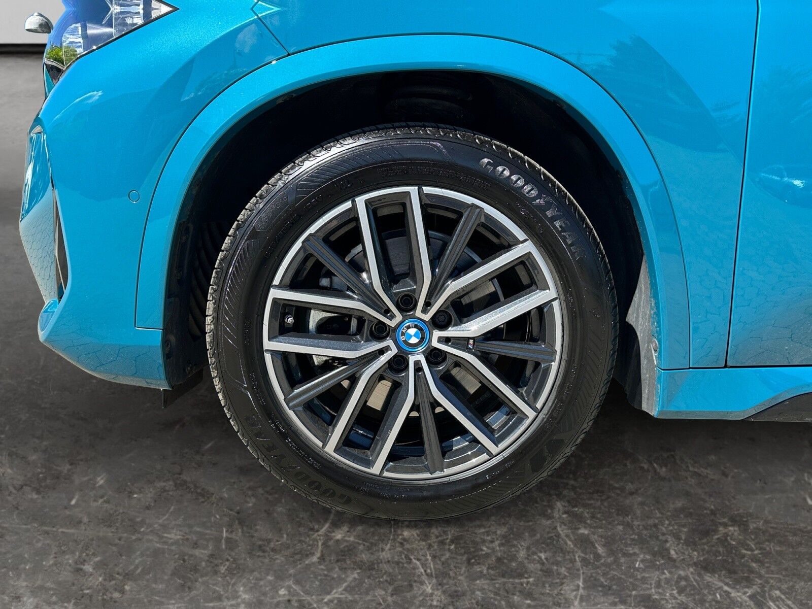 Billede af BMW iX1 xDrive30 EL M-Sport 4x4 313HK 5d Aut.