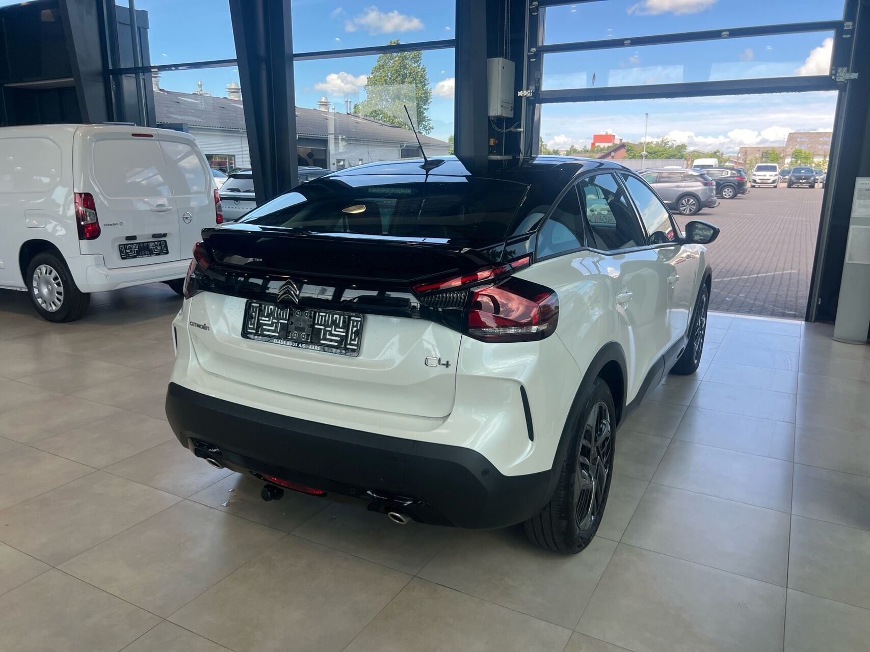 Billede af Citroën C4 1,2 PureTech Chevron Sport EAT8 130HK 5d 8g Aut.
