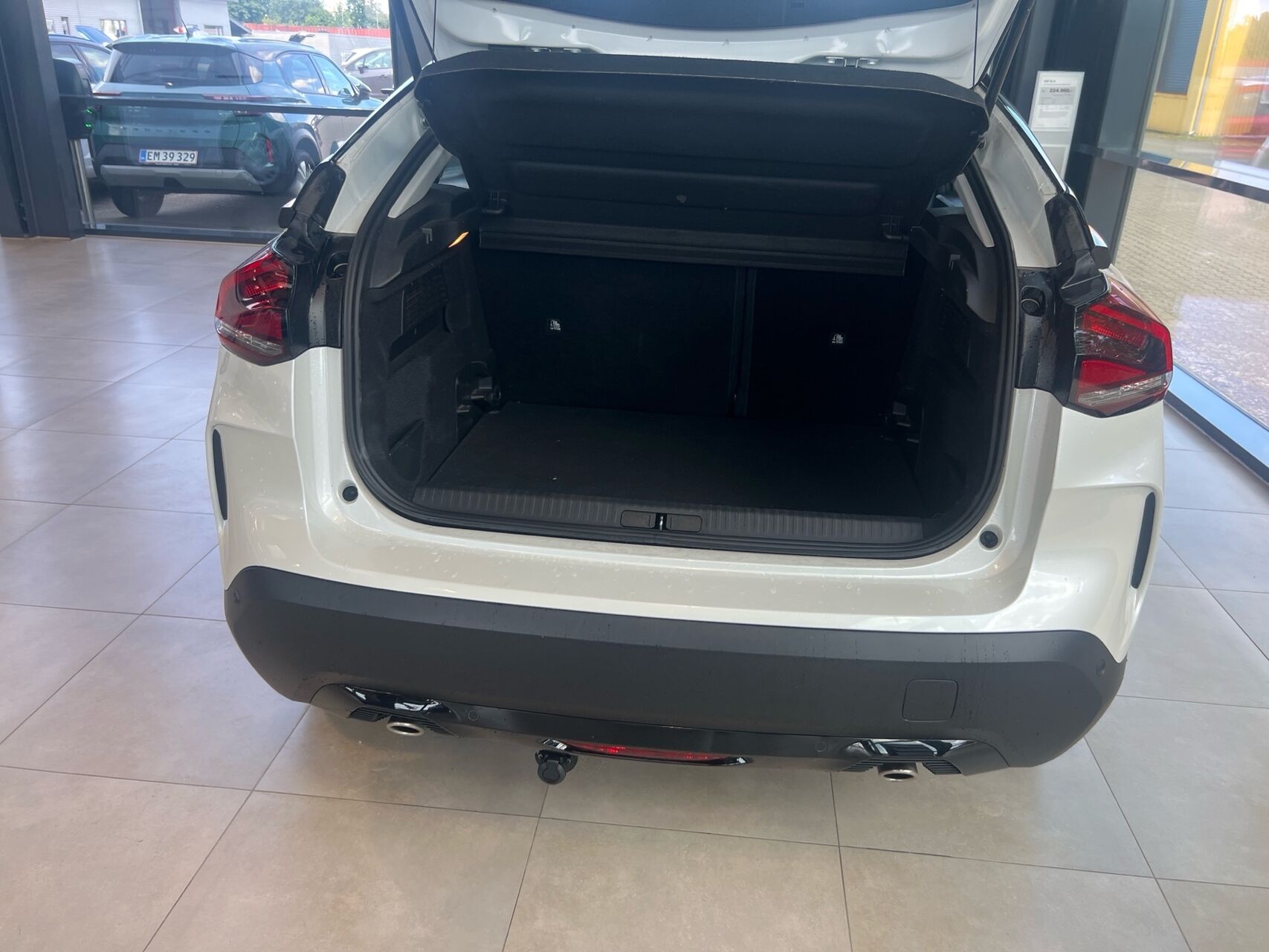 Billede af Citroën C4 1,2 PureTech Chevron Sport EAT8 130HK 5d 8g Aut.