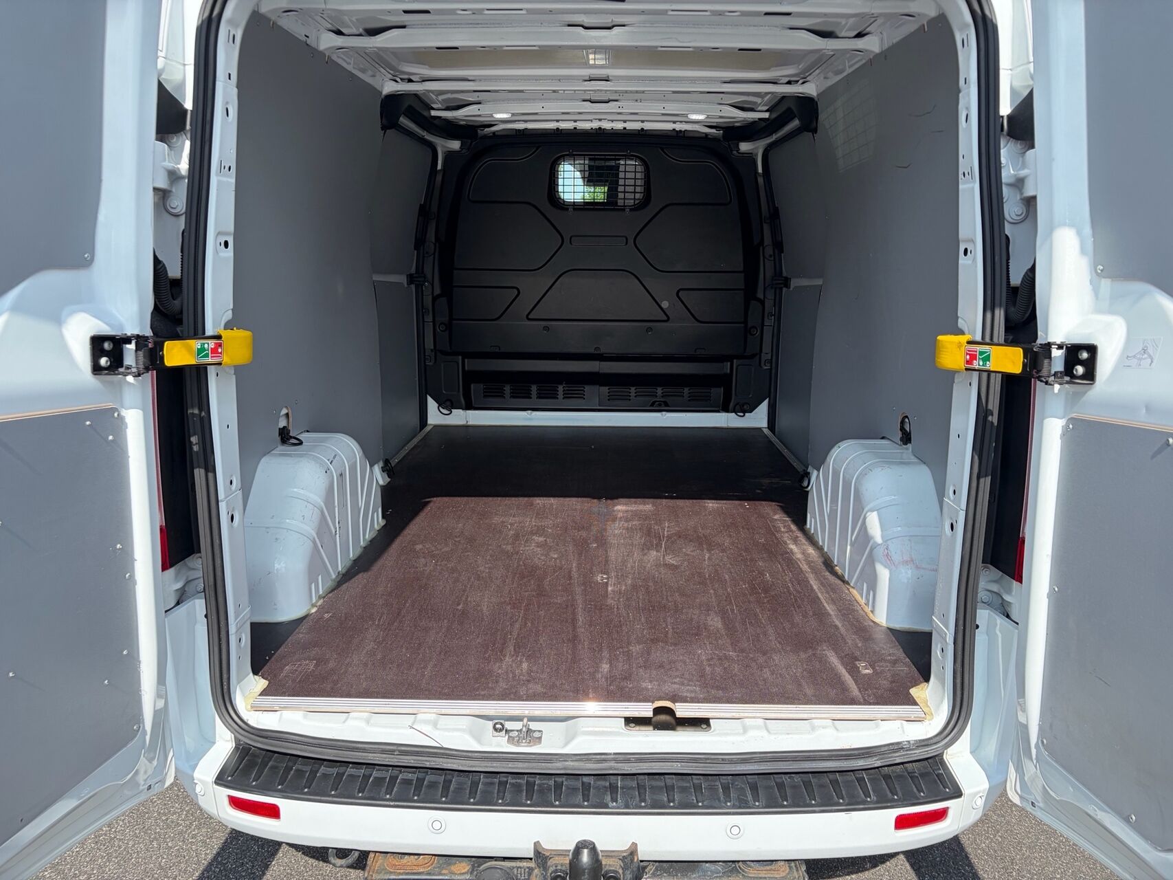 Billede af Ford Transit Custom 300 L2H1 2,0 TDCi Limited 170HK Van 6g Aut.