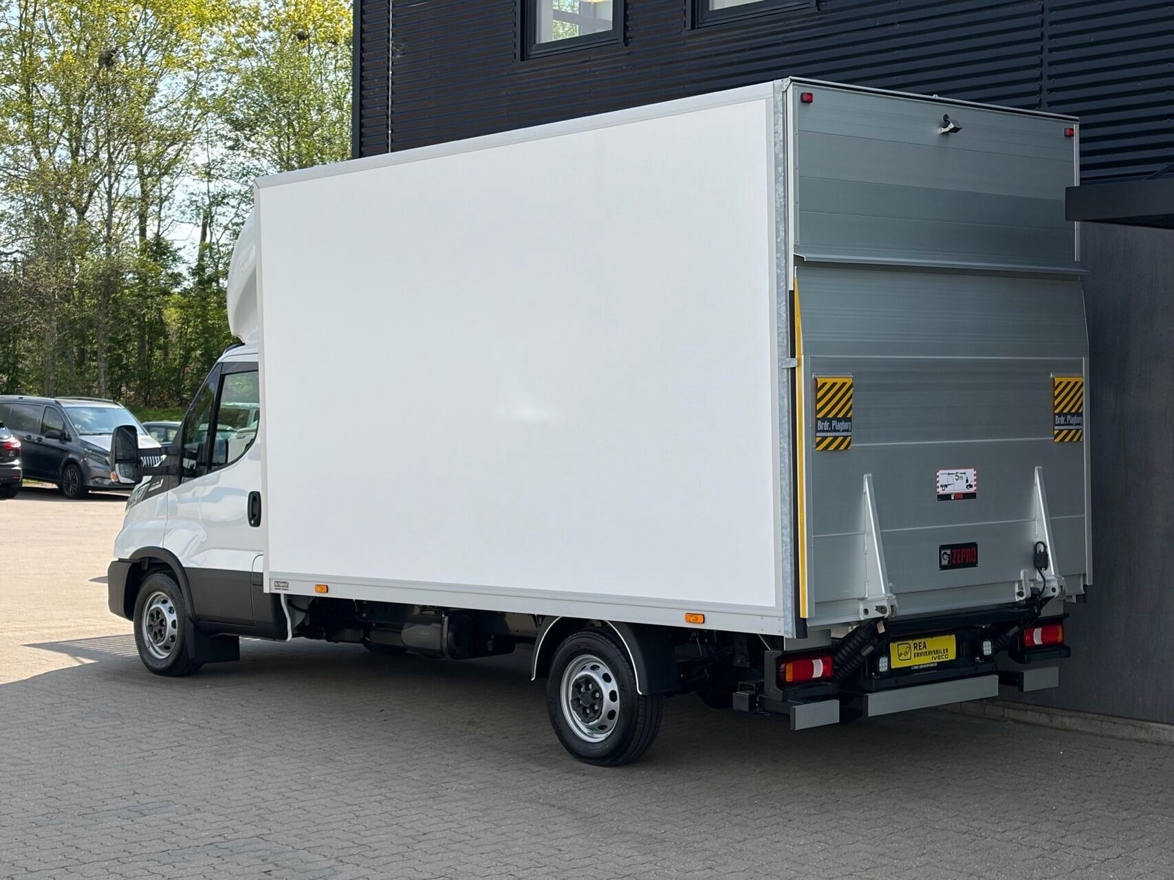 Billede af Iveco Daily 35S18 4100mm 3,0 D 180HK Ladv./Chas. 8g Aut.