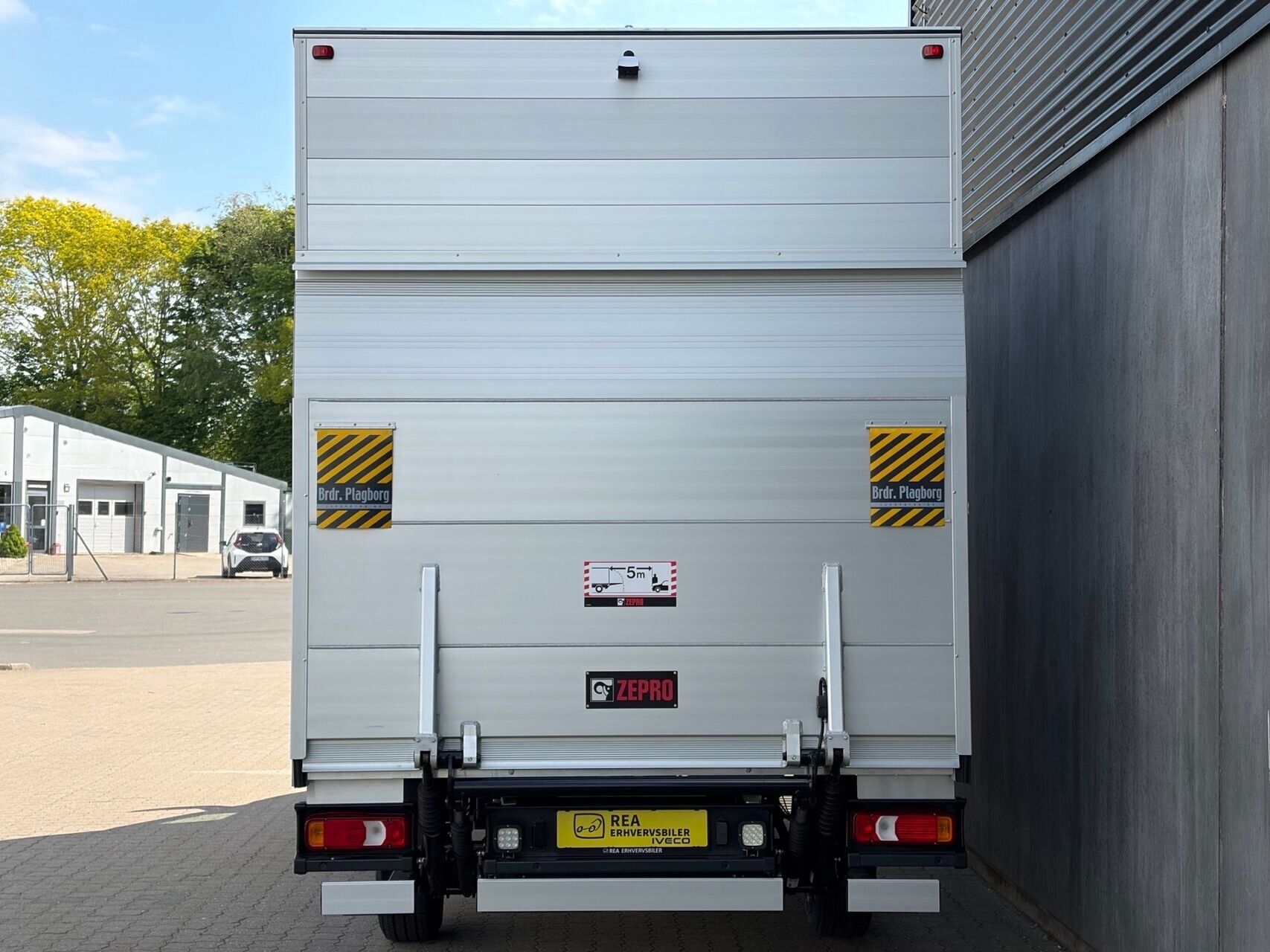 Billede af Iveco Daily 35S18 4100mm 3,0 D 180HK Ladv./Chas. 8g Aut.