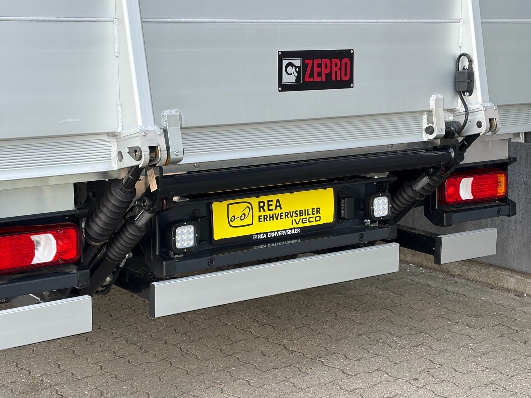 Billede af Iveco Daily 35S18 4100mm 3,0 D 180HK Ladv./Chas. 8g Aut.