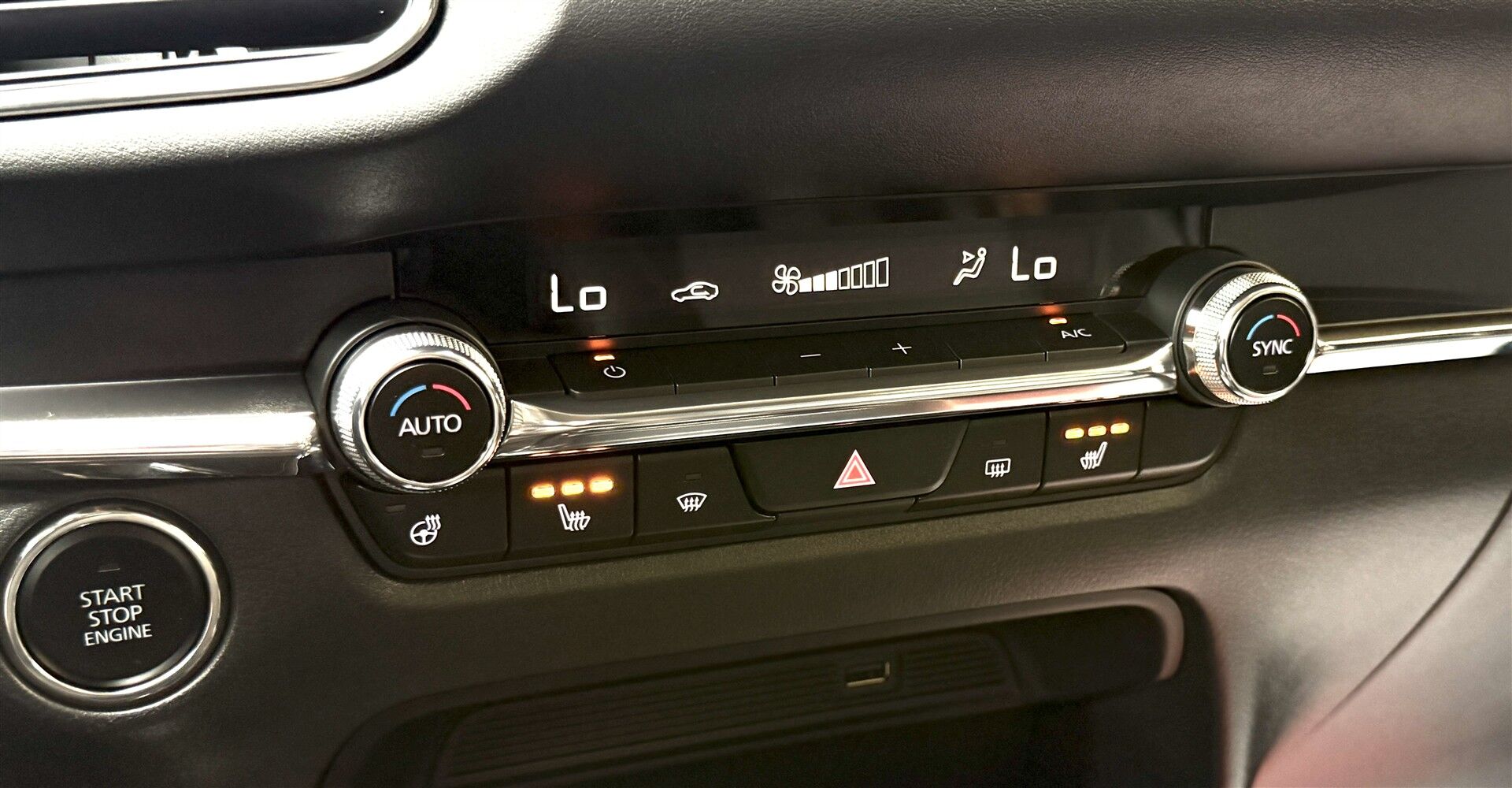 Billede af Mazda CX-30 2,0 Skyactiv-G  Mild hybrid Cosmo m. Technology Pack 150HK 5d 6g Aut.