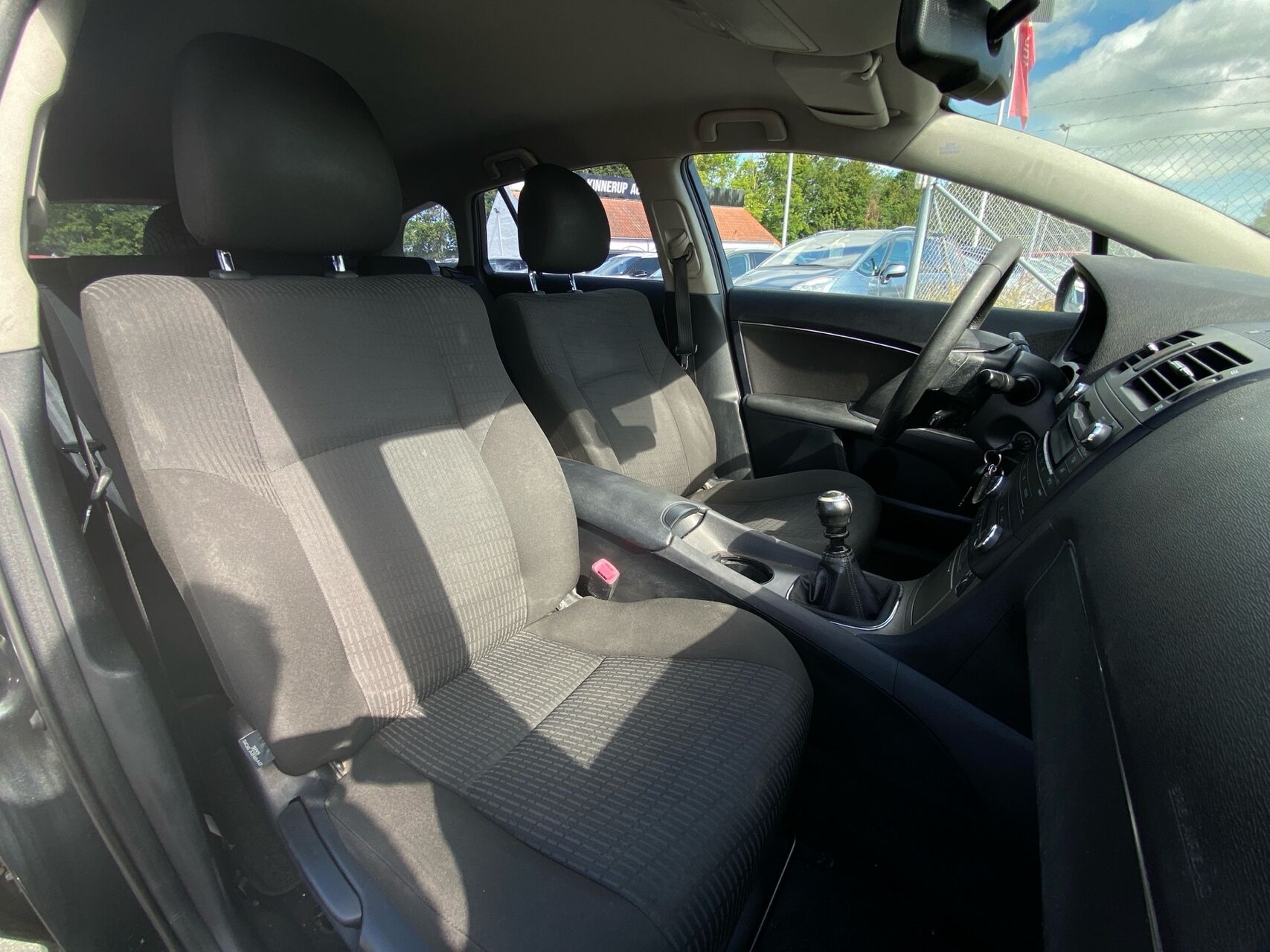 Billede af Toyota Avensis 1,8 VVT-I T1 147HK Stc 6g