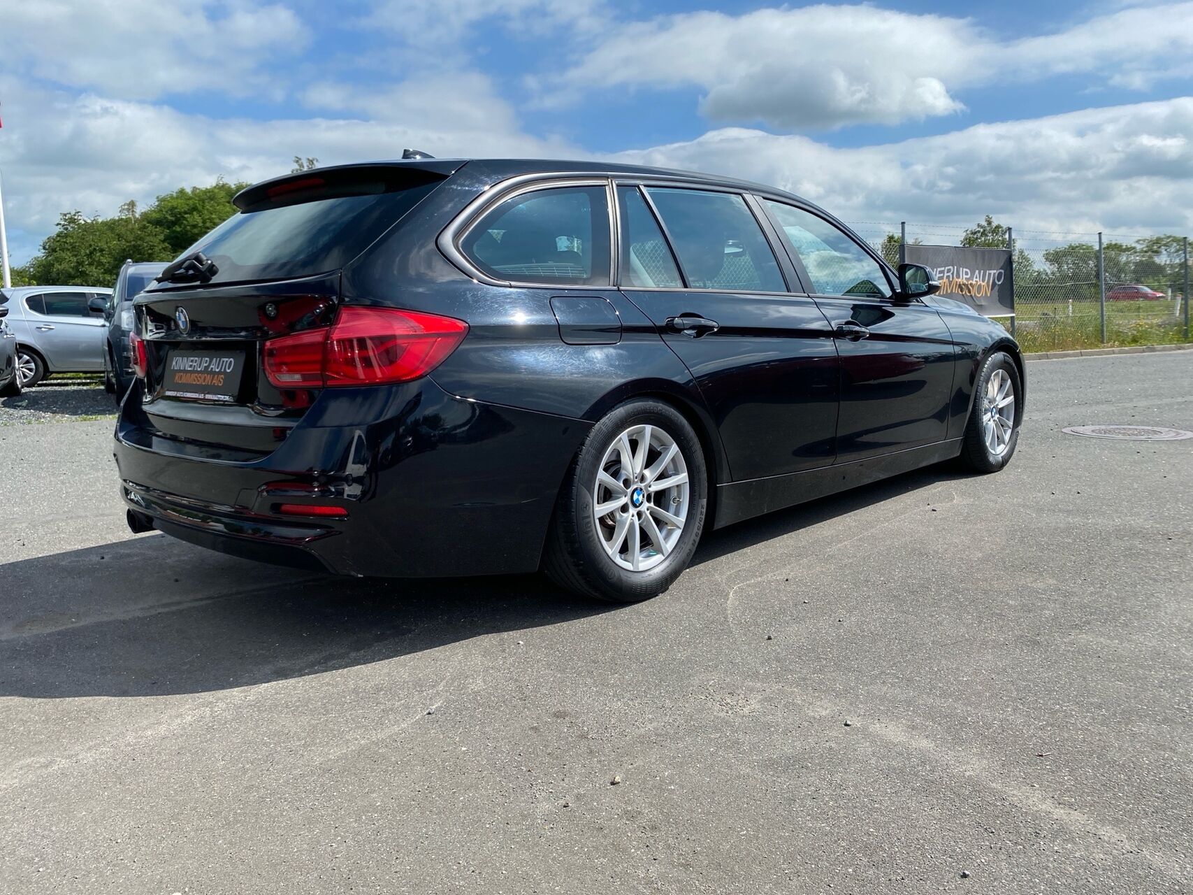 Billede af BMW 320d Touring 2,0 D Advantage Steptronic 190HK Stc 6g Aut.