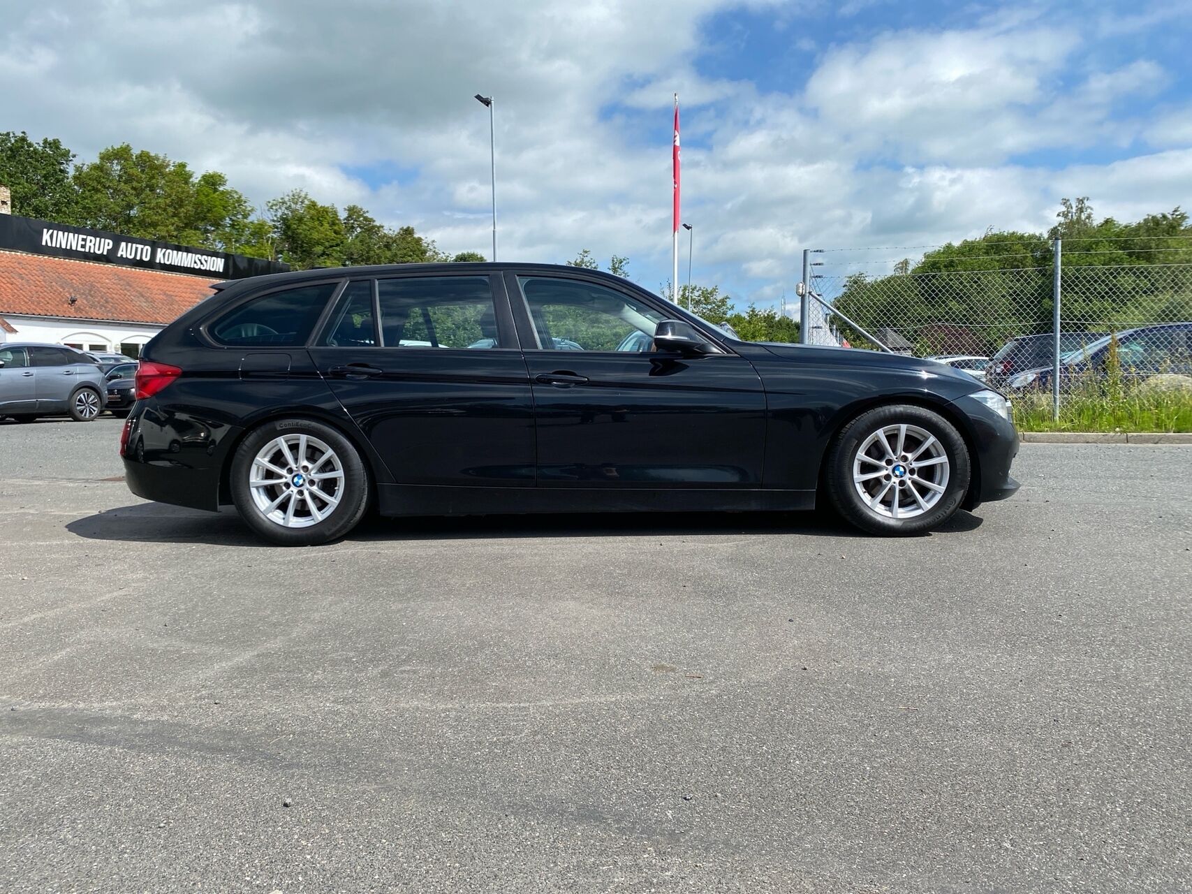 Billede af BMW 320d Touring 2,0 D Advantage Steptronic 190HK Stc 6g Aut.