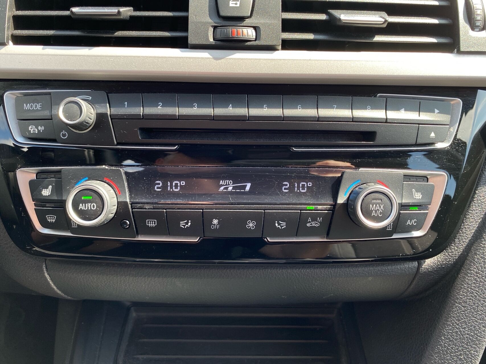 Billede af BMW 320d Touring 2,0 D Advantage Steptronic 190HK Stc 6g Aut.