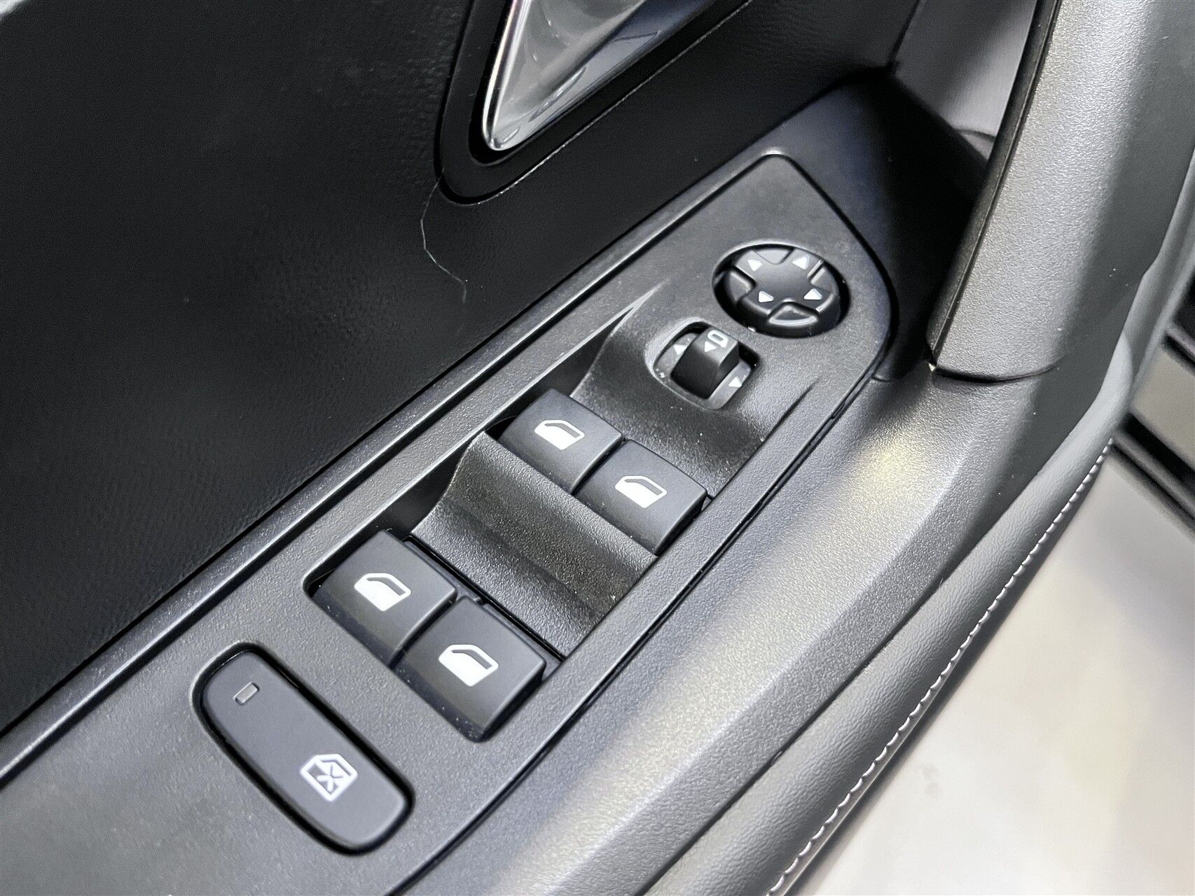 Billede af Peugeot 2008 1,2 PureTech Allure EAT8 130HK 5d 8g Aut.