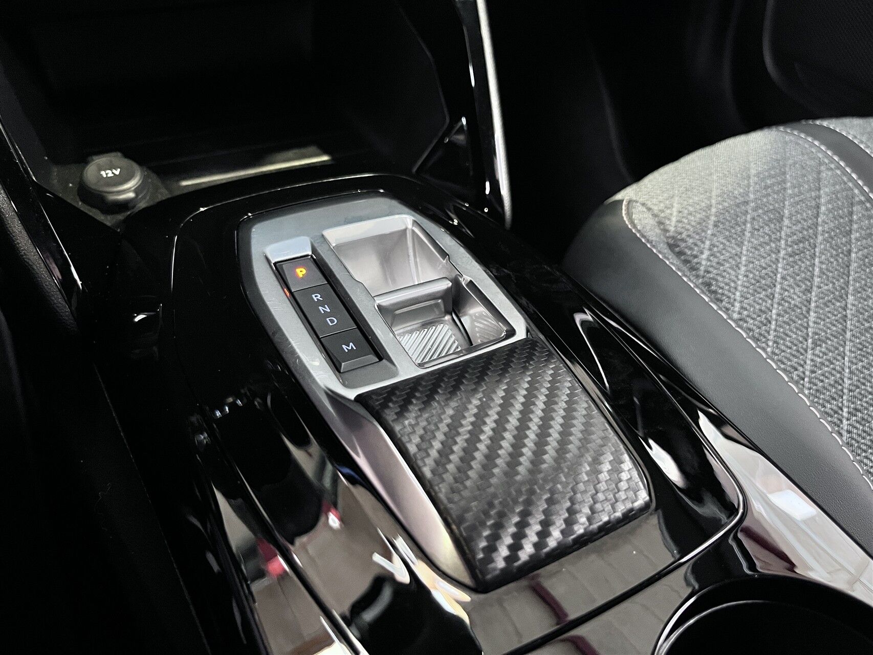 Billede af Peugeot 2008 1,2 PureTech Allure EAT8 130HK 5d 8g Aut.