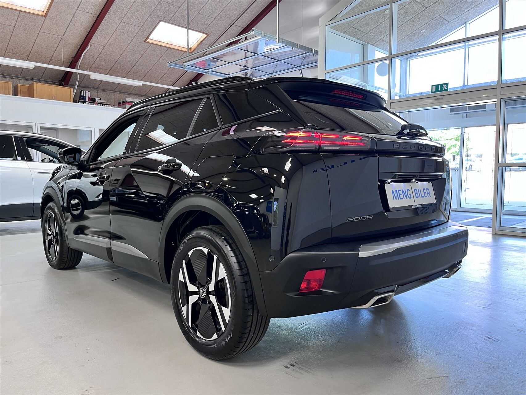 Billede af Peugeot 2008 1,2 PureTech Allure EAT8 130HK 5d 8g Aut.