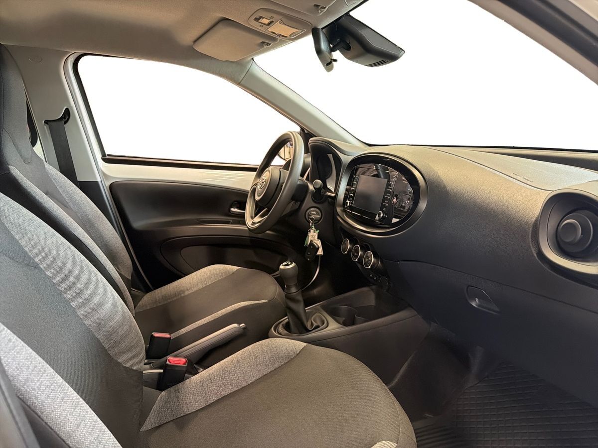 Billede af Toyota Aygo X 1,0 VVT-I Play 72HK 5d