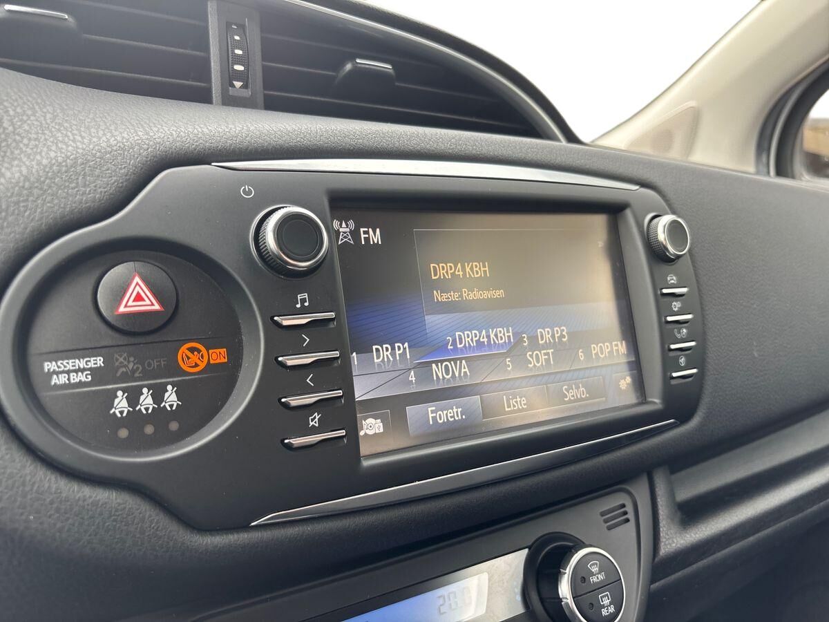 Billede af Toyota Yaris 1,5 Hybrid H3 Smartpakke E-CVT 100HK 5d Trinl. Gear