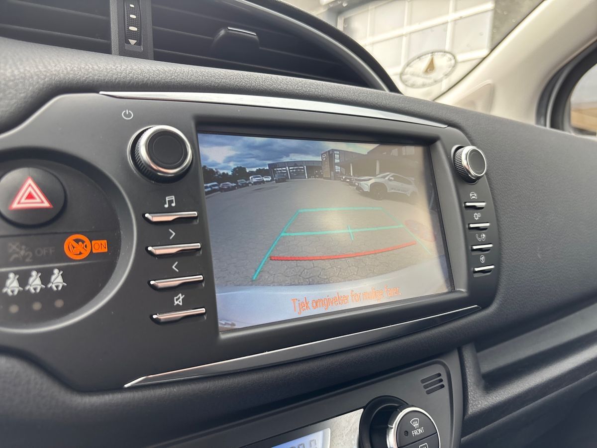 Billede af Toyota Yaris 1,5 Hybrid H3 Smartpakke E-CVT 100HK 5d Trinl. Gear