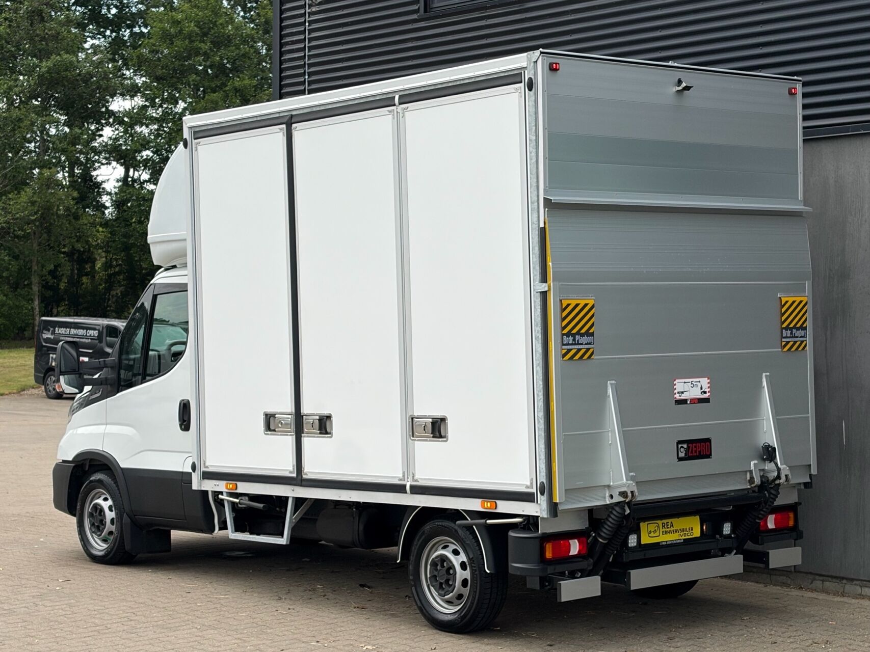 Billede af Iveco Daily 35S18 3750mm 3,0 D 180HK Ladv./Chas. 8g Aut.