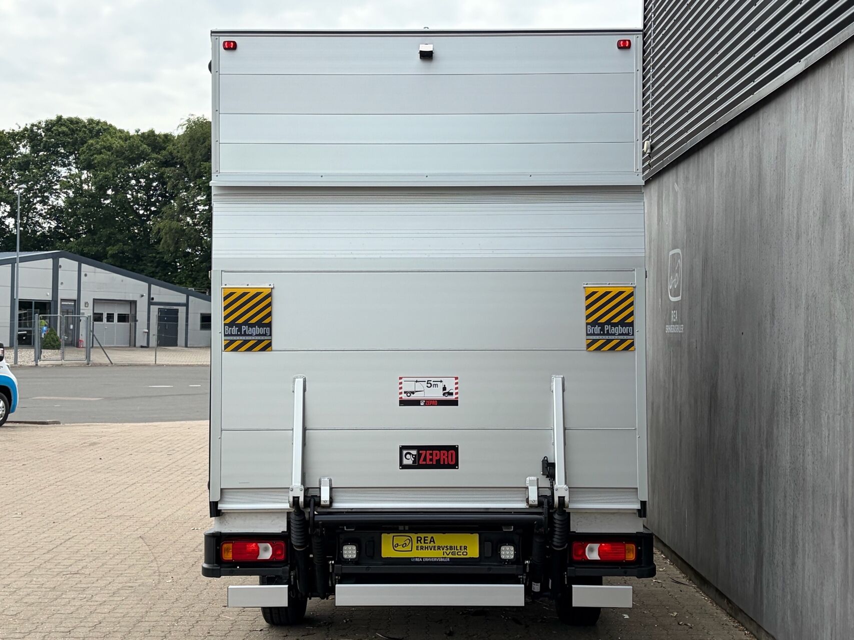 Billede af Iveco Daily 35S18 3750mm 3,0 D 180HK Ladv./Chas. 8g Aut.