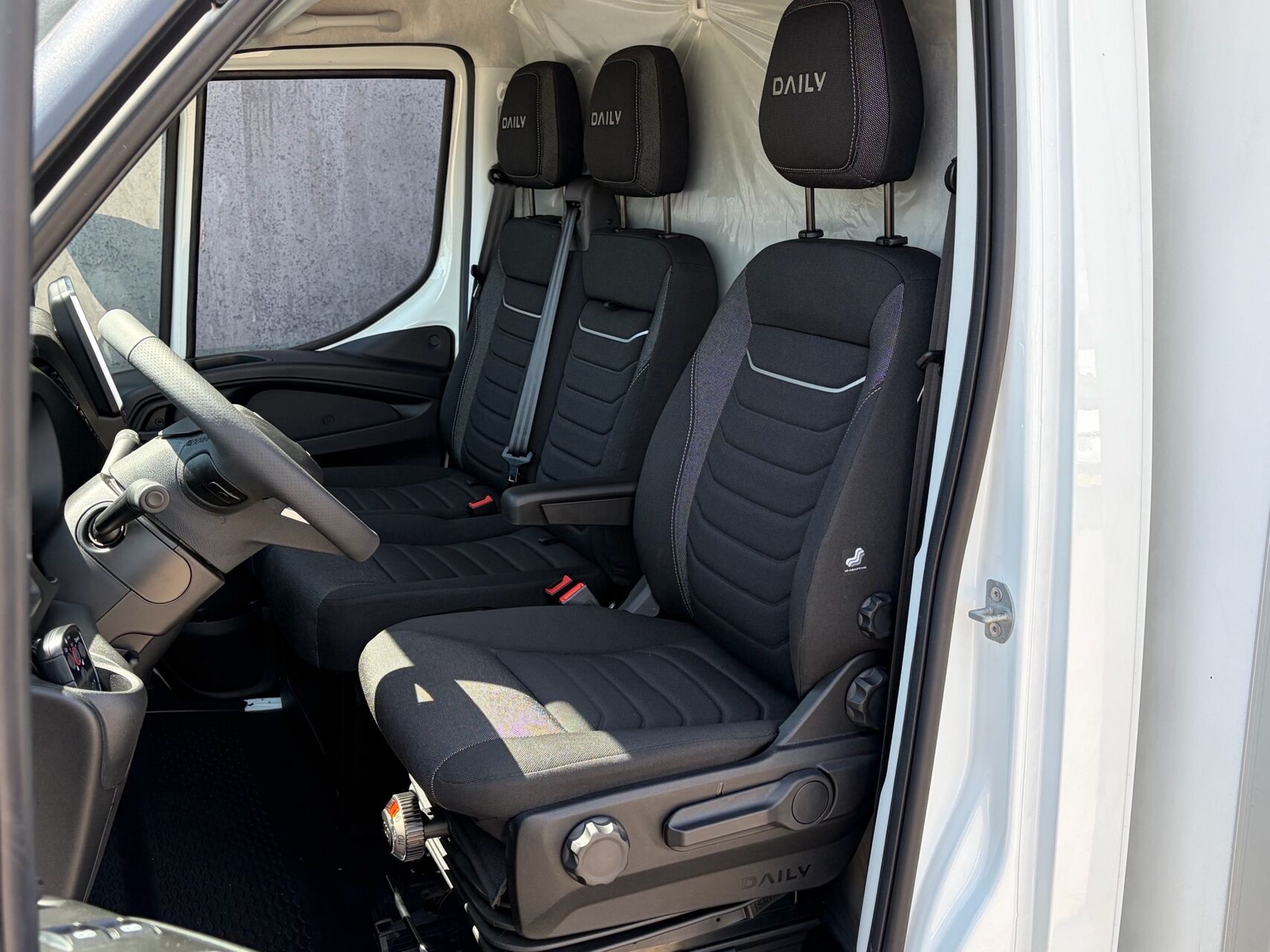 Billede af Iveco Daily 35S18 3750mm 3,0 D 180HK Ladv./Chas. 8g Aut.