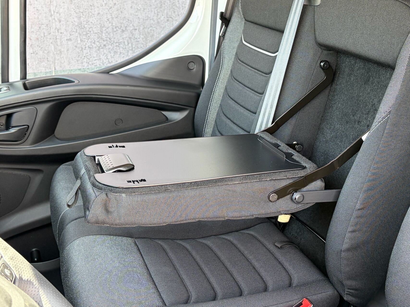 Billede af Iveco Daily 35S18 3750mm 3,0 D 180HK Ladv./Chas. 8g Aut.