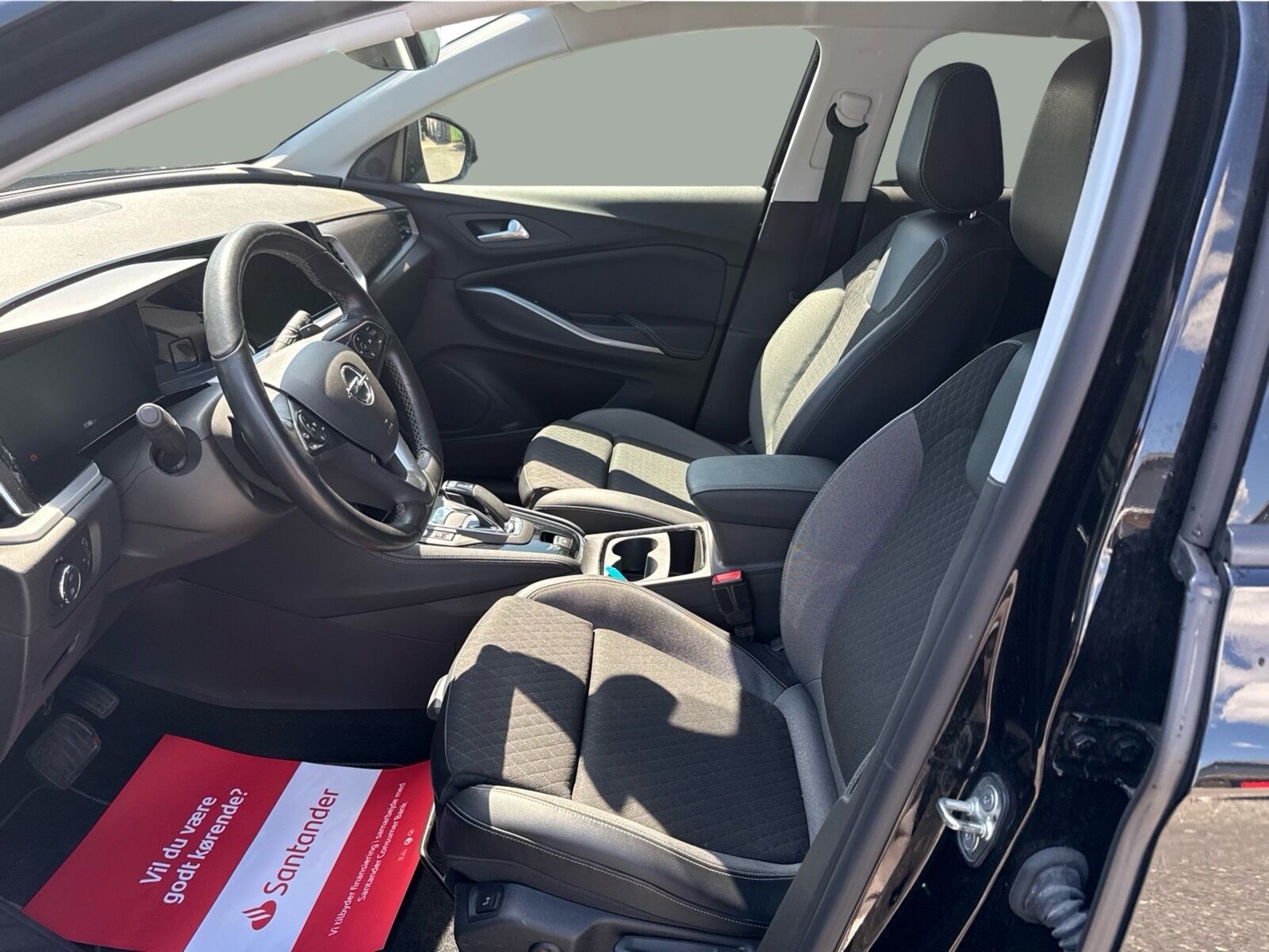 Billede af Opel Grandland 1,6 PHEV  Plugin-hybrid Ultimate EAT8 225HK 5d 8g Aut.