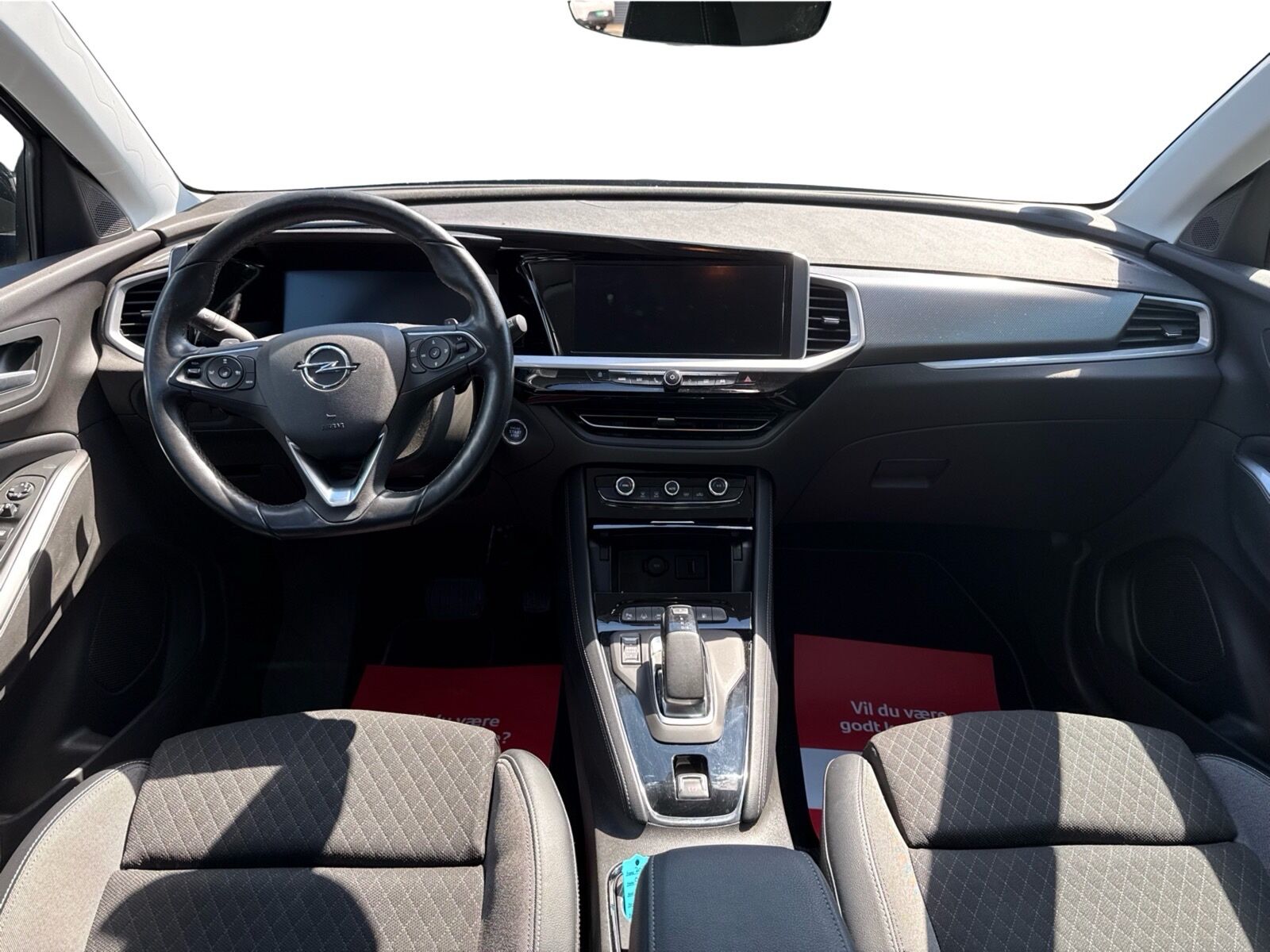 Billede af Opel Grandland 1,6 PHEV  Plugin-hybrid Ultimate EAT8 225HK 5d 8g Aut.