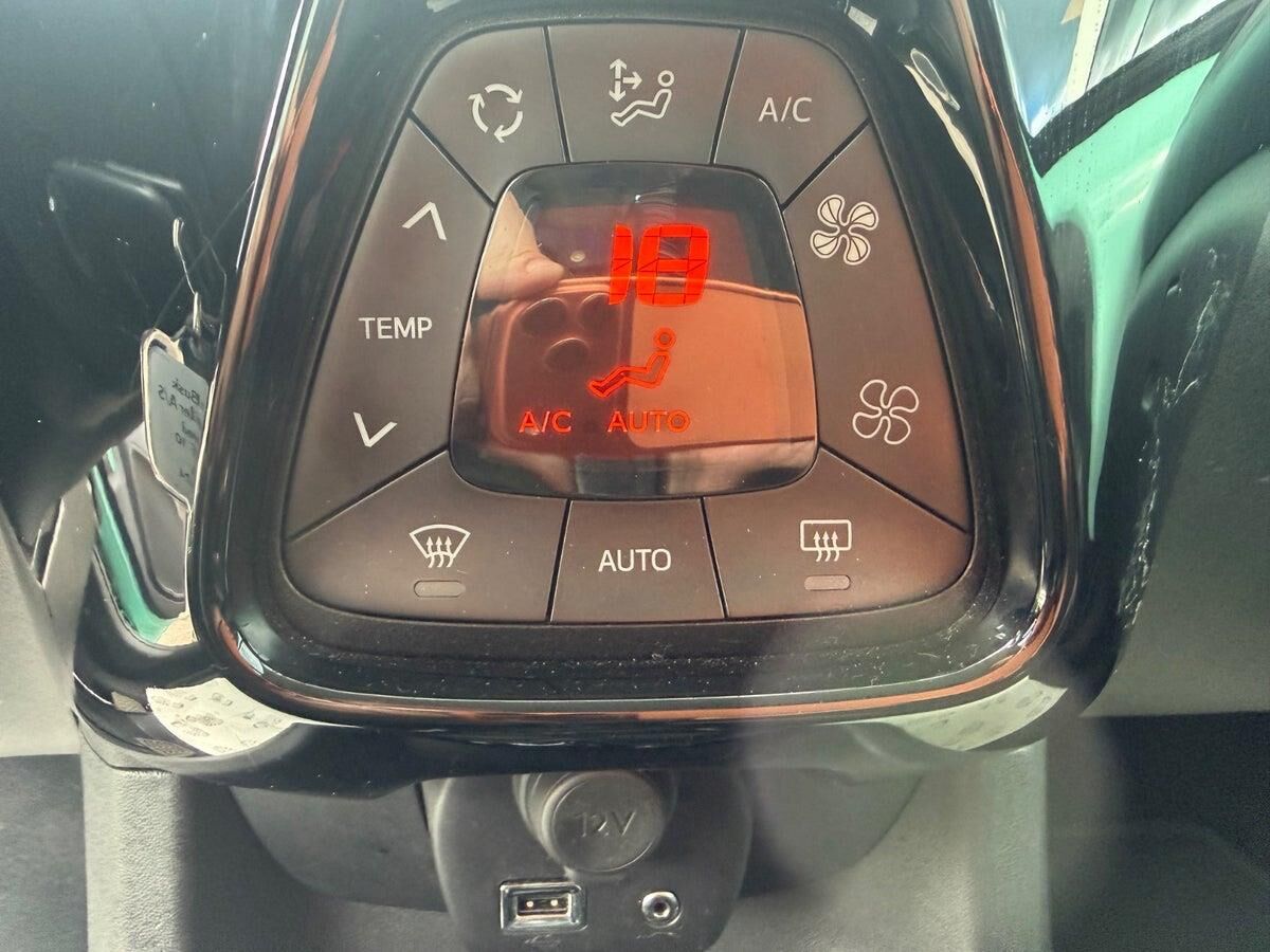 Billede af Citroën C1 1,0 VTi Sportline 72HK 5d