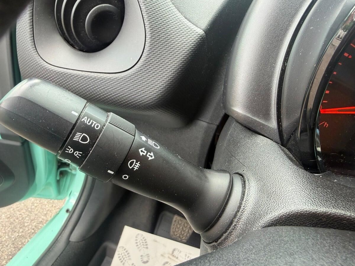 Billede af Citroën C1 1,0 VTi Sportline 72HK 5d