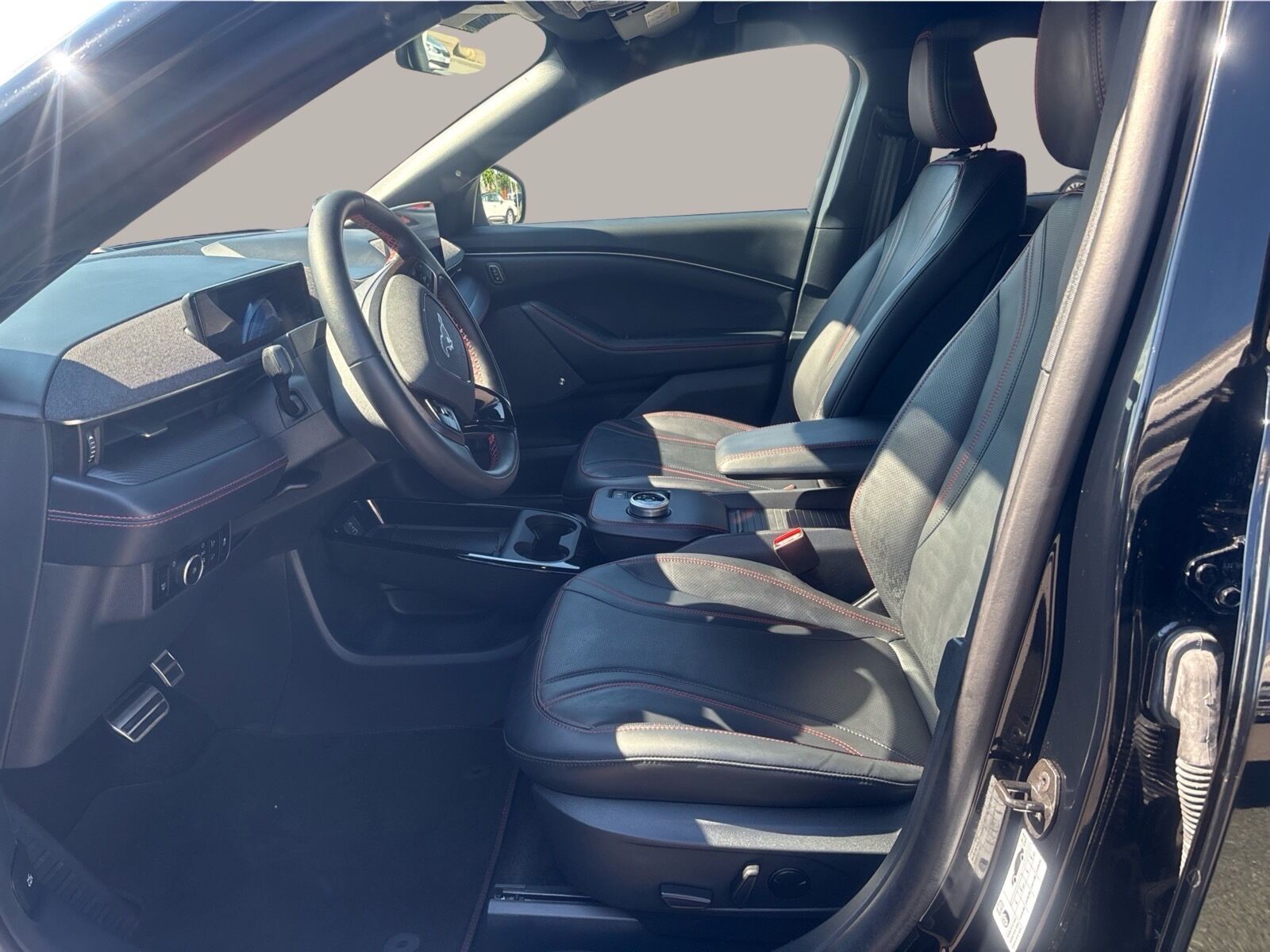 Billede af Ford Mustang Mach-E EL UR Premium 294HK 5d Aut.