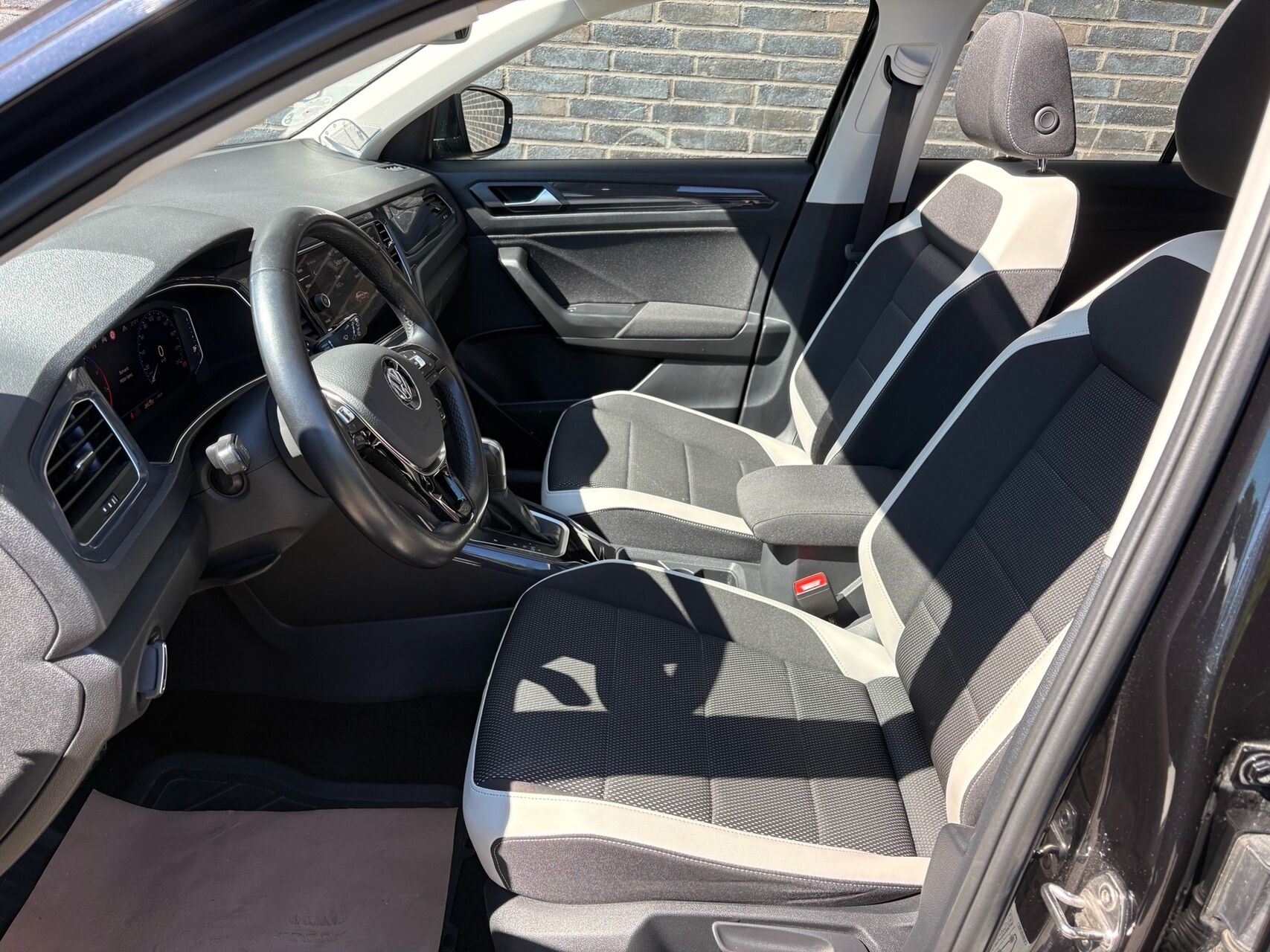 Billede af VW T-Roc 1,5 TSI ACT Sport Plus DSG 150HK 5d 7g Aut.
