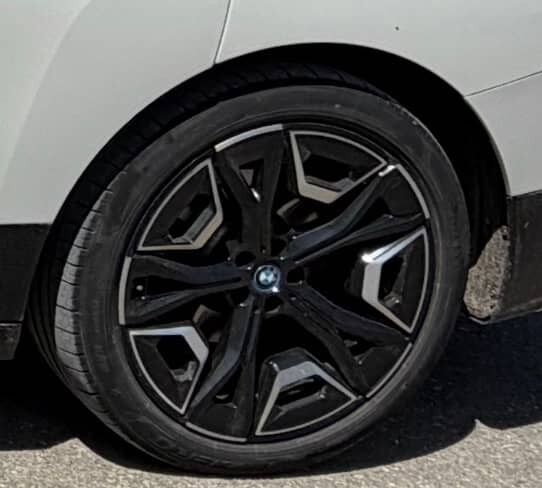 Billede af BMW iX 40 Fully Charged Sport XDrive 326HK 5d Aut. 