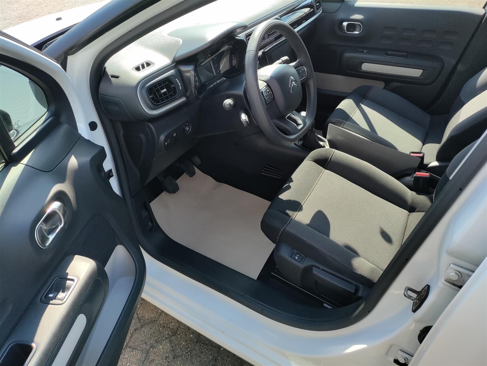Billede af Citroën C3 1,2 PureTech Iconic Limited start/stop 82HK 5d