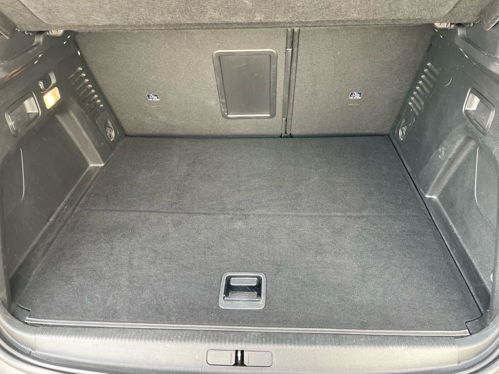 Billede af Peugeot 3008 1,6 PureTech  Plugin-hybrid Selection Sport EAT8 225HK 5d 8g Aut.