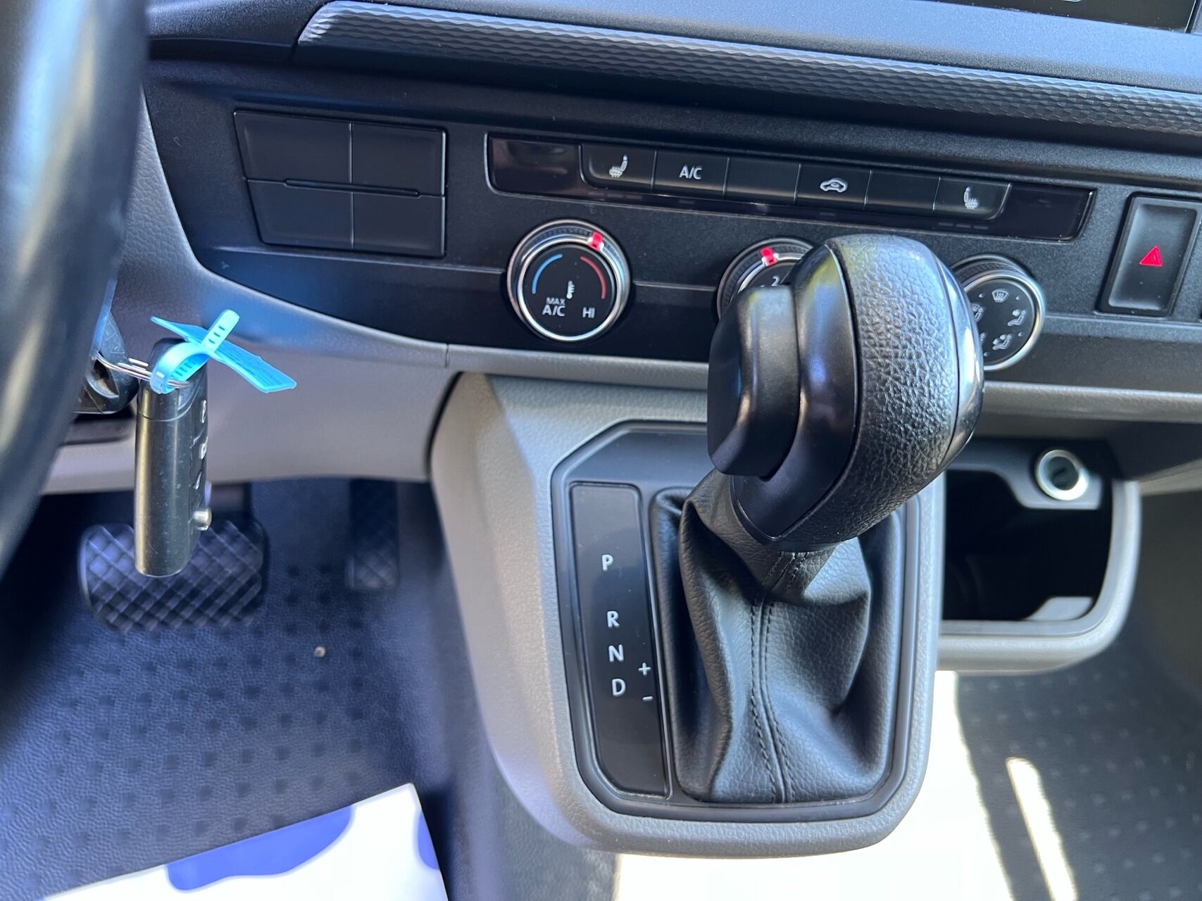 Billede af VW Transporter Kort 2,0 TDI BMT DSG 150HK Van 7g Aut.