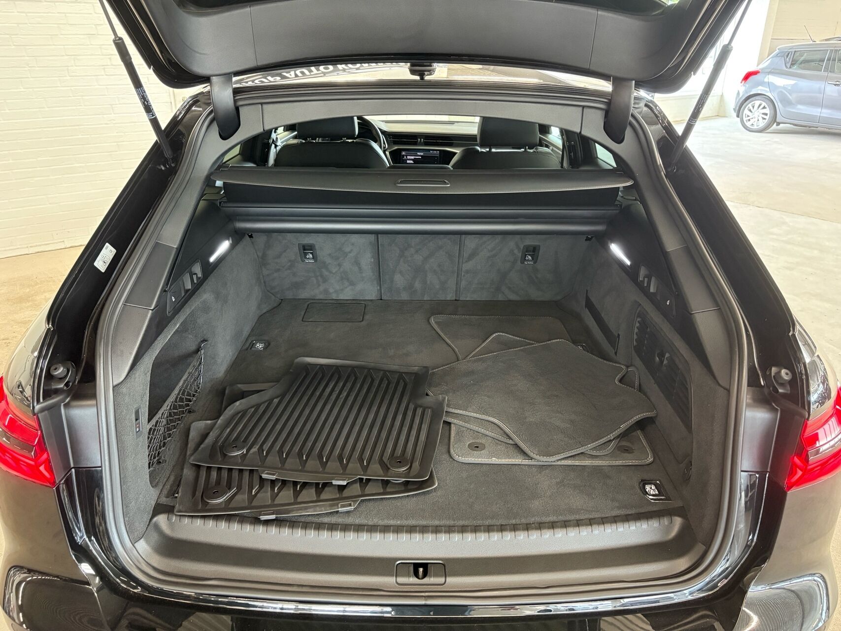 Billede af Audi A6 Avant 2,0 55 TFSI e  Plugin-hybrid Sport Prestige Quattro S Tron 367HK Stc 7g Aut.