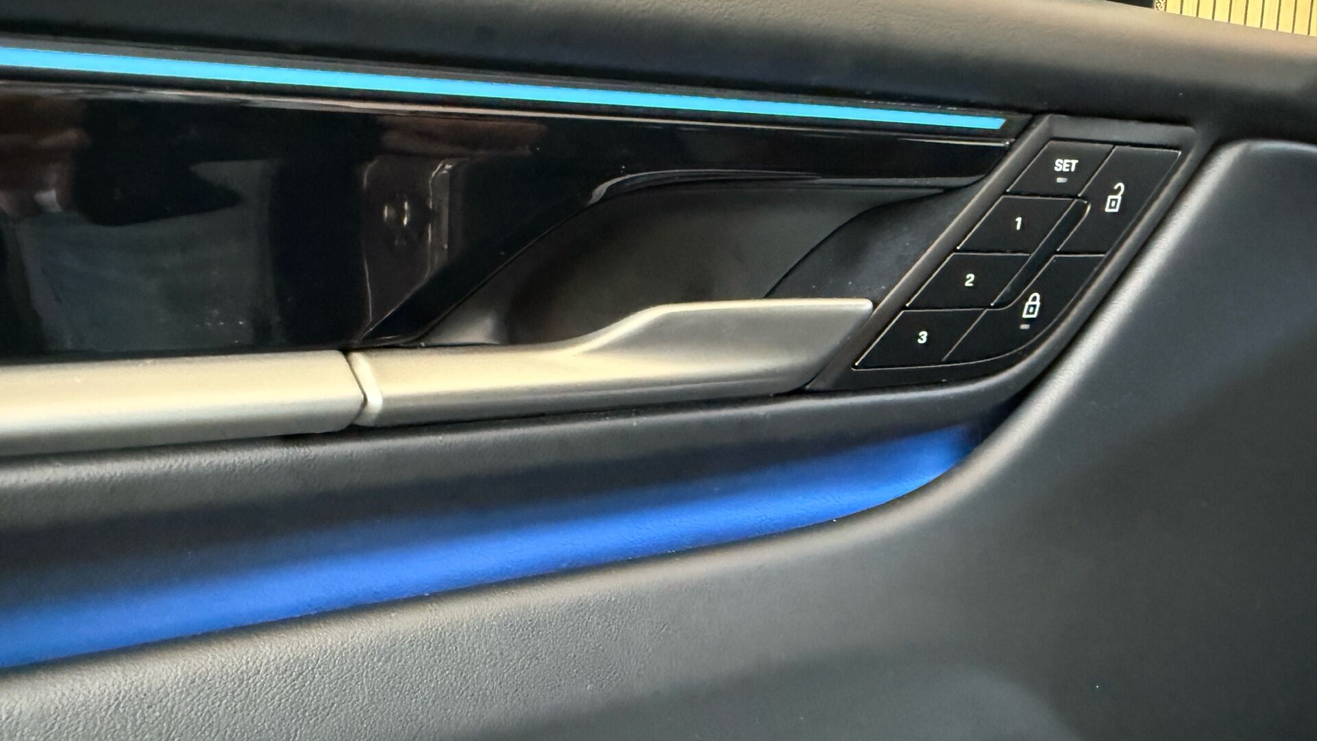 Billede af Porsche Macan 4 EL 4WD 408HK 5d Aut.