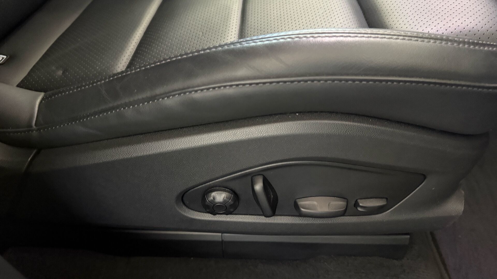 Billede af Porsche Macan 4 EL 4WD 408HK 5d Aut.