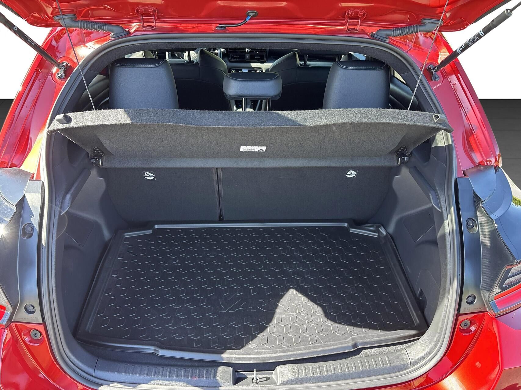 Billede af Toyota Yaris 1,5 Hybrid Executive Technology Plus 130HK 5d Trinl. Gear
