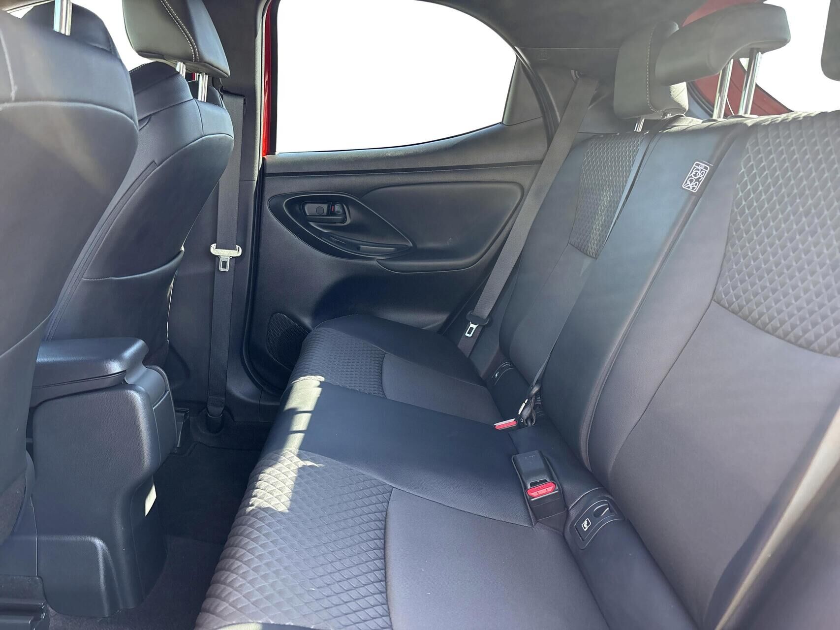 Billede af Toyota Yaris 1,5 Hybrid Executive Technology Plus 130HK 5d Trinl. Gear