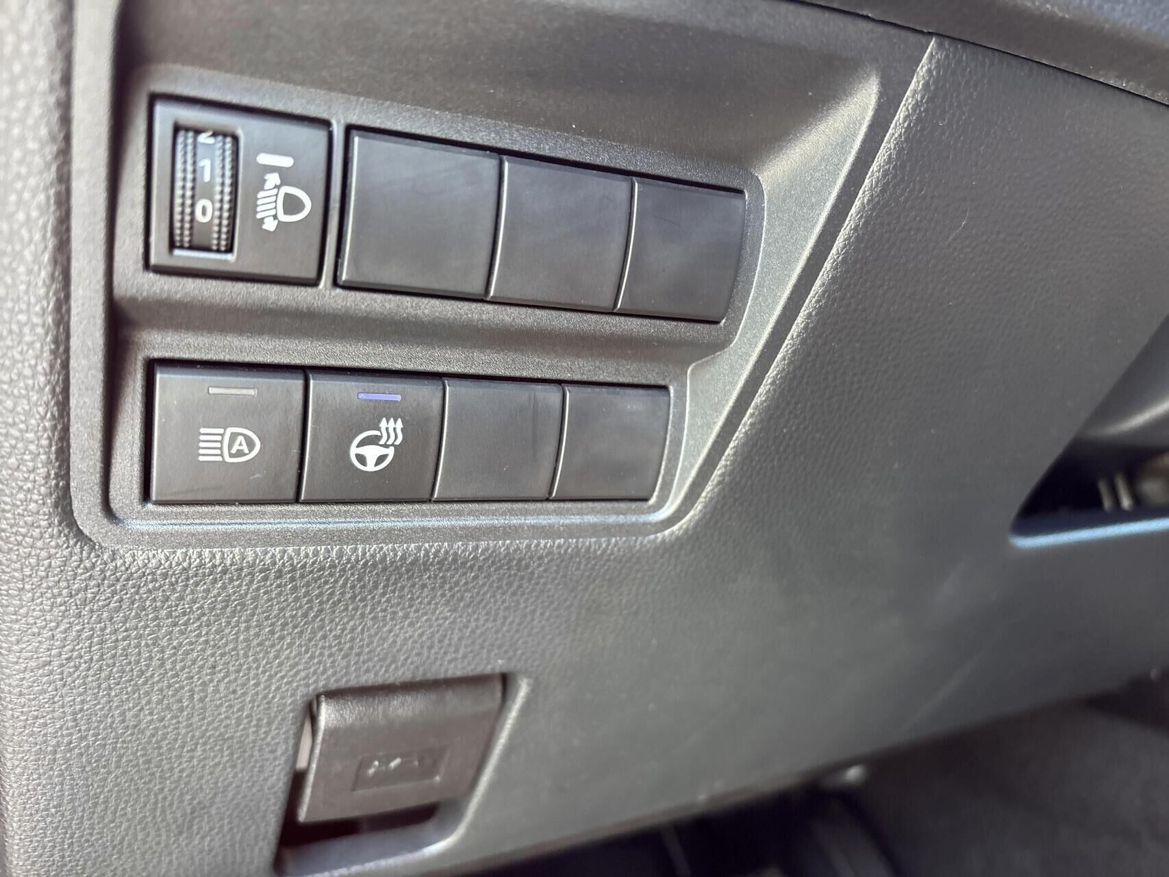 Billede af Toyota Yaris 1,5 Hybrid Executive Technology Plus 130HK 5d Trinl. Gear