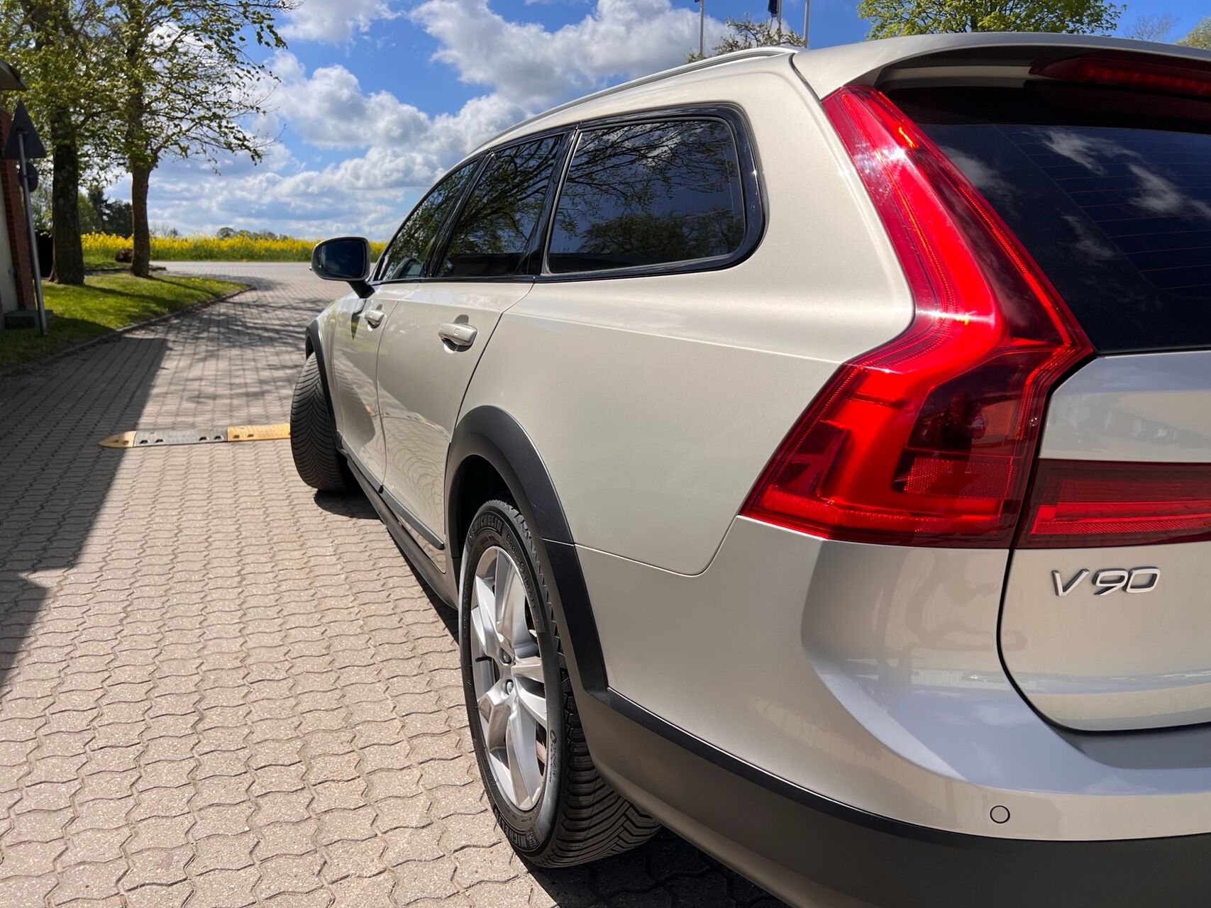 Billede af Volvo V90 Cross Country 2,0 T5 AWD 250HK Stc 8g Aut.